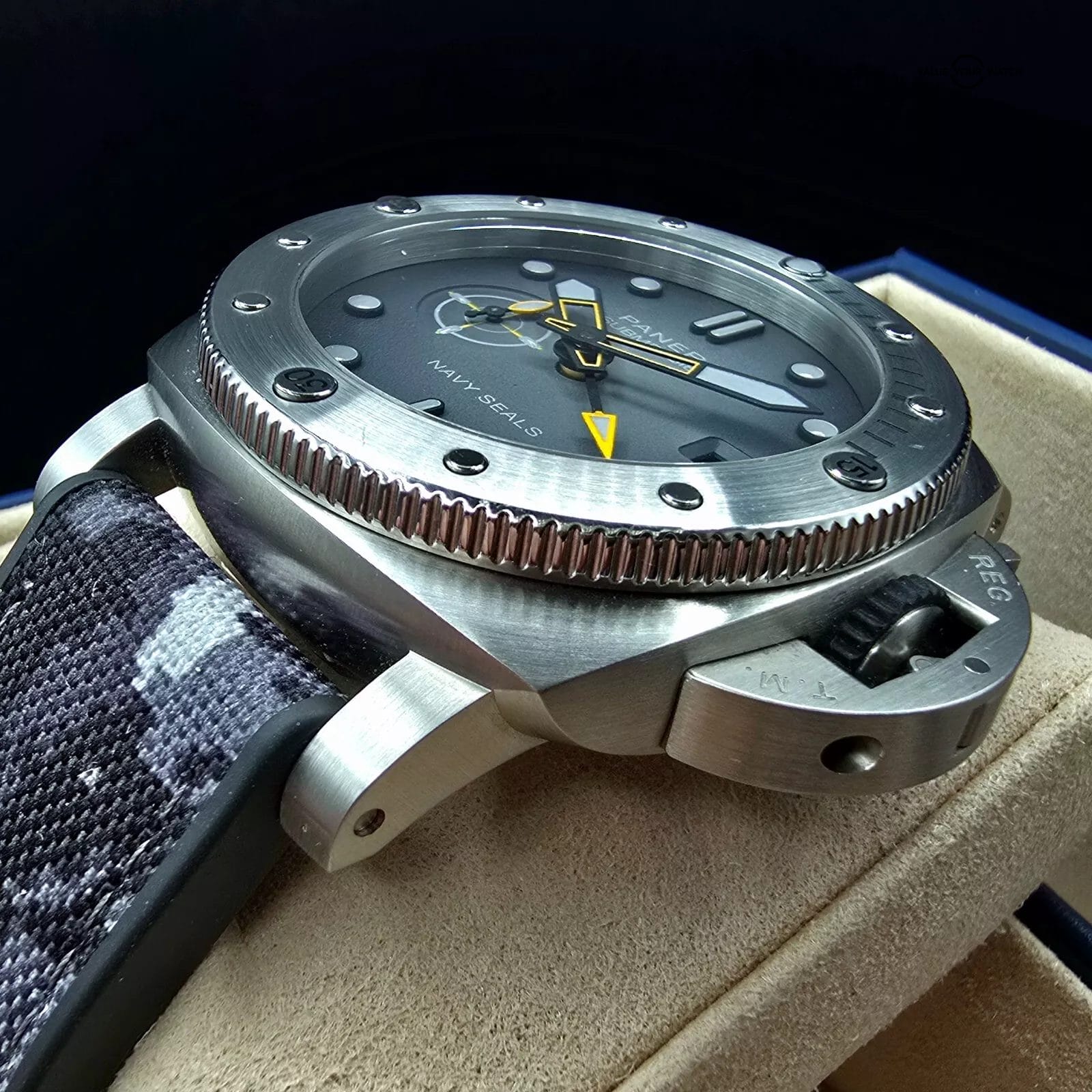 Panerai Submersible Navy Seals 300m WR, 42mm steel case PAM01323 Full set 2024! - Image 10