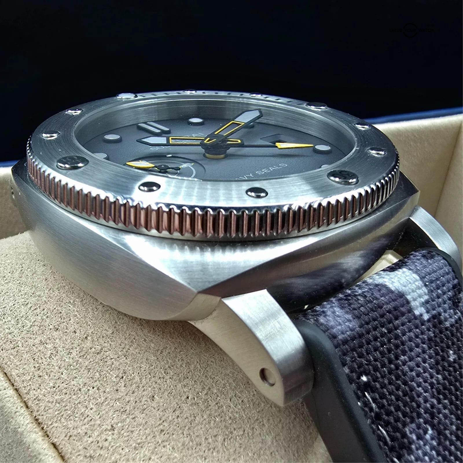 Panerai Submersible Navy Seals 300m WR, 42mm steel case PAM01323 Full set 2024! - Image 11