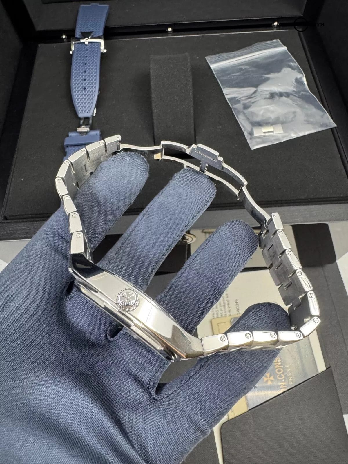 2019 Unpolished Box Papers Steel Blue Dial Overseas Tourbillon Rubber and Steel - Image 6