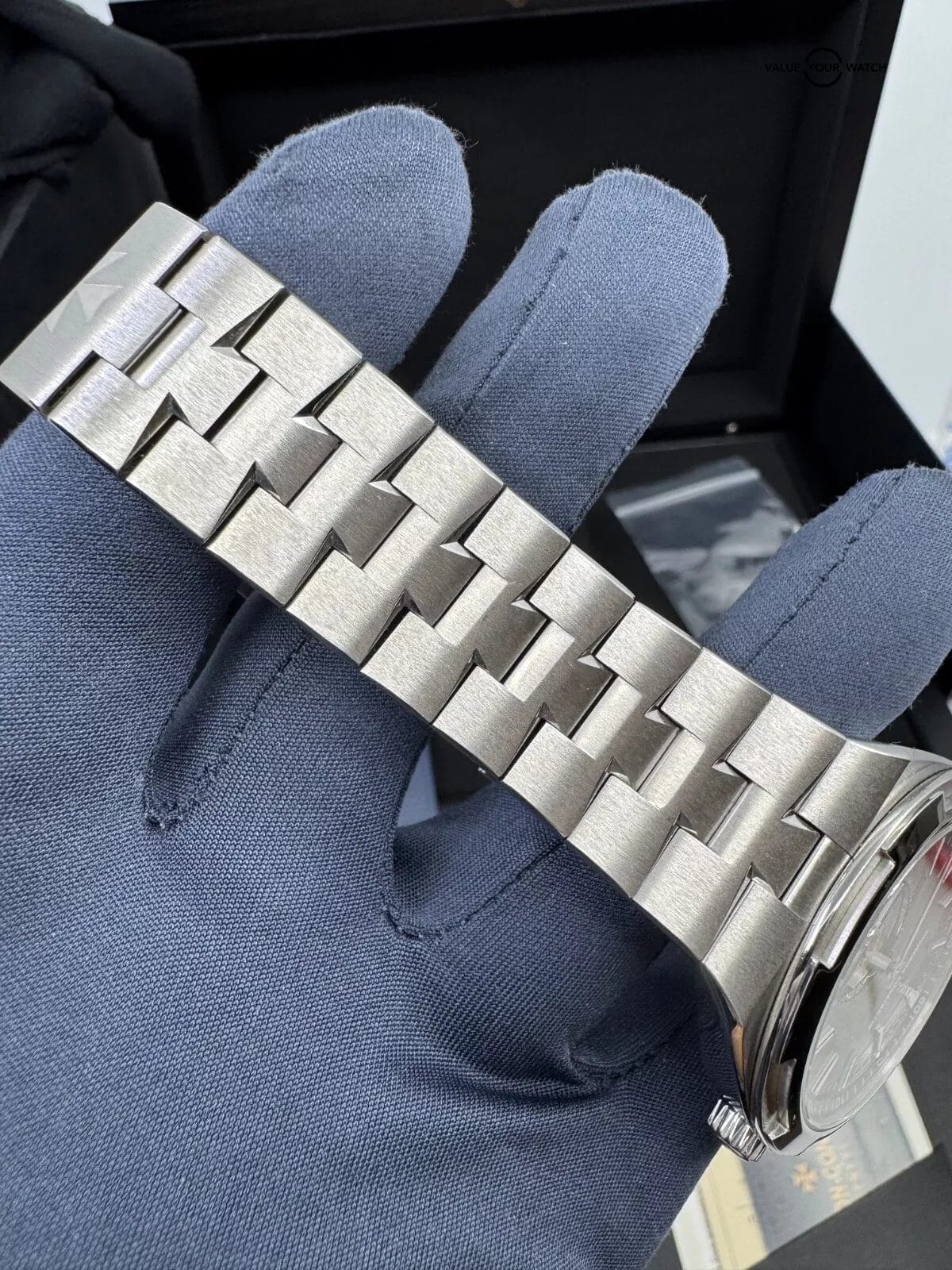 2019 Unpolished Box Papers Steel Blue Dial Overseas Tourbillon Rubber and Steel - Image 9