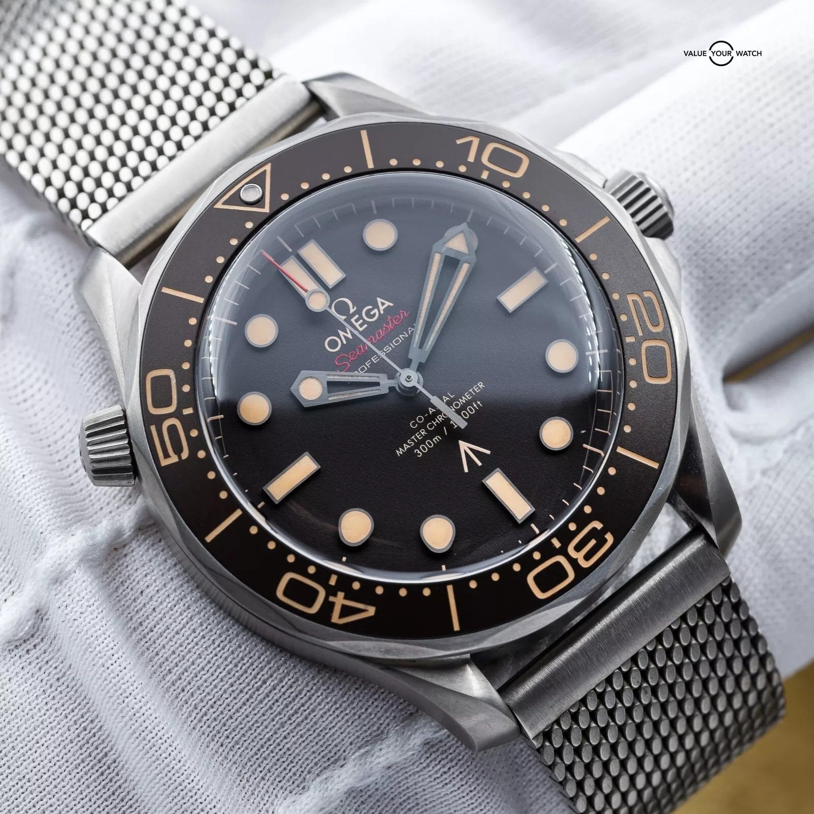 Omega Seamaster Diver 300M 007 Titanium NTTD Bond Watch 42mm - 2023 Full Set - Image 3