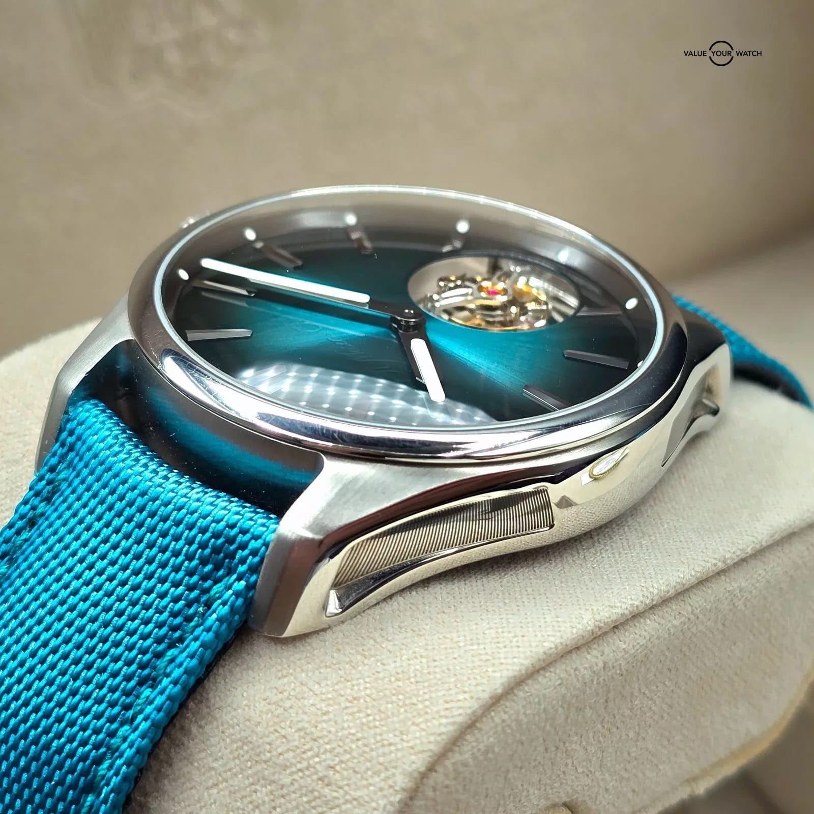 H. Moser & Cie. Pioneer Tourbillon Blue Lagoon, 43mm steel case, extra straps fu - Image 12