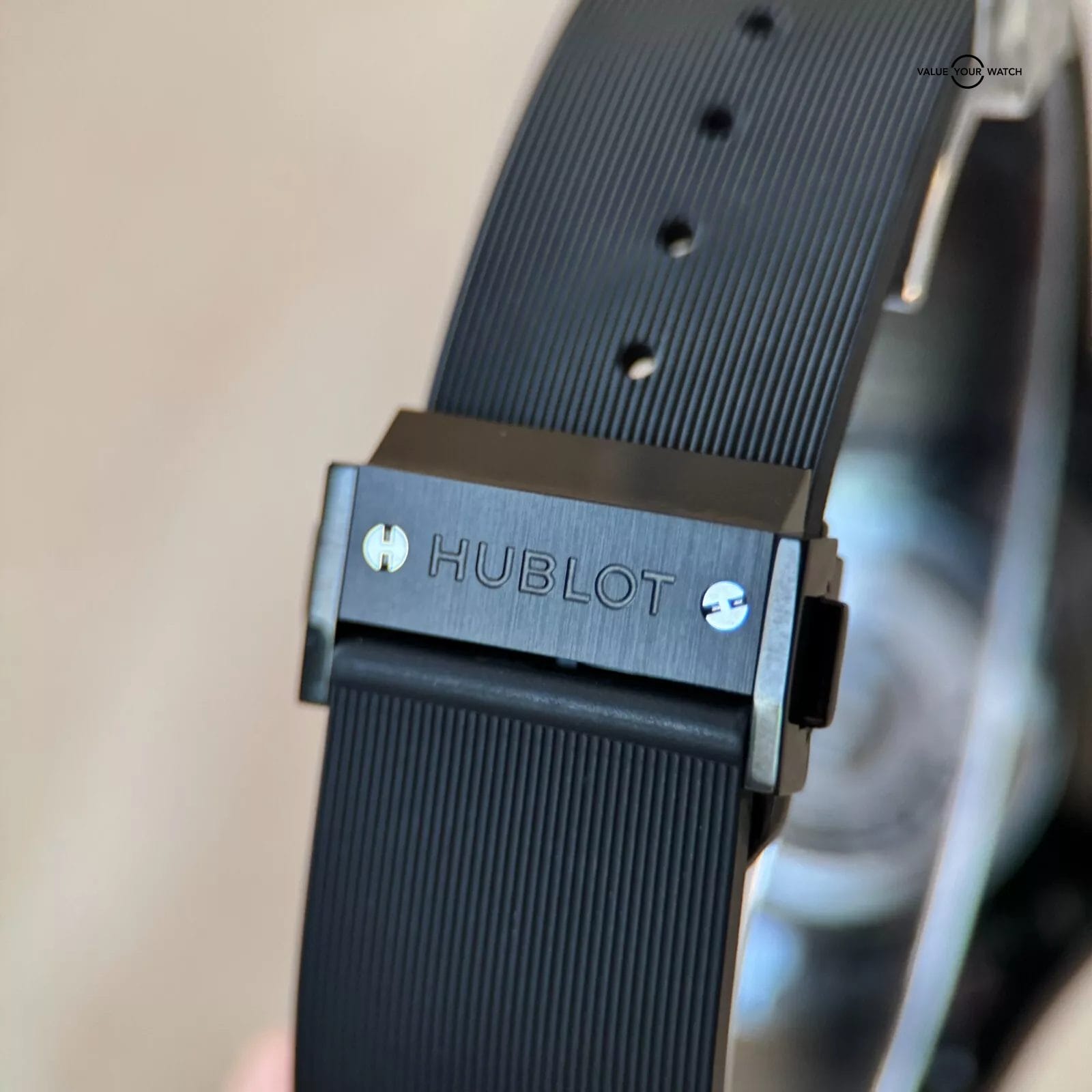 2025 Hublot Classic Fusion Black Magic - Warranty till 2028 - Full Set - Image 3