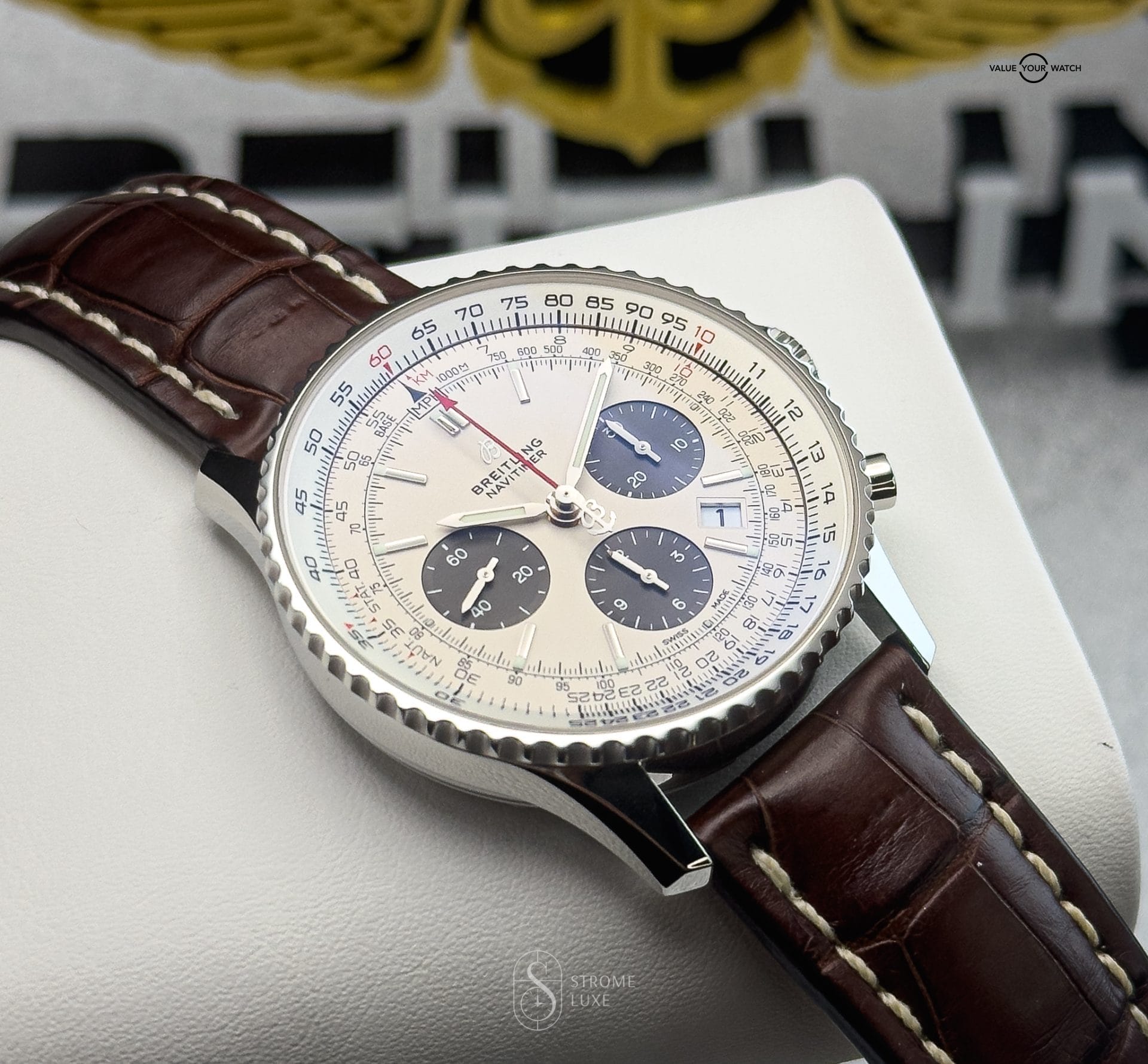 Breitling Navitimer 43 B01 AB0121211G1P1 Panda Dial on Brown Leather bracelet Full Set w/ Warranty! - Image 7