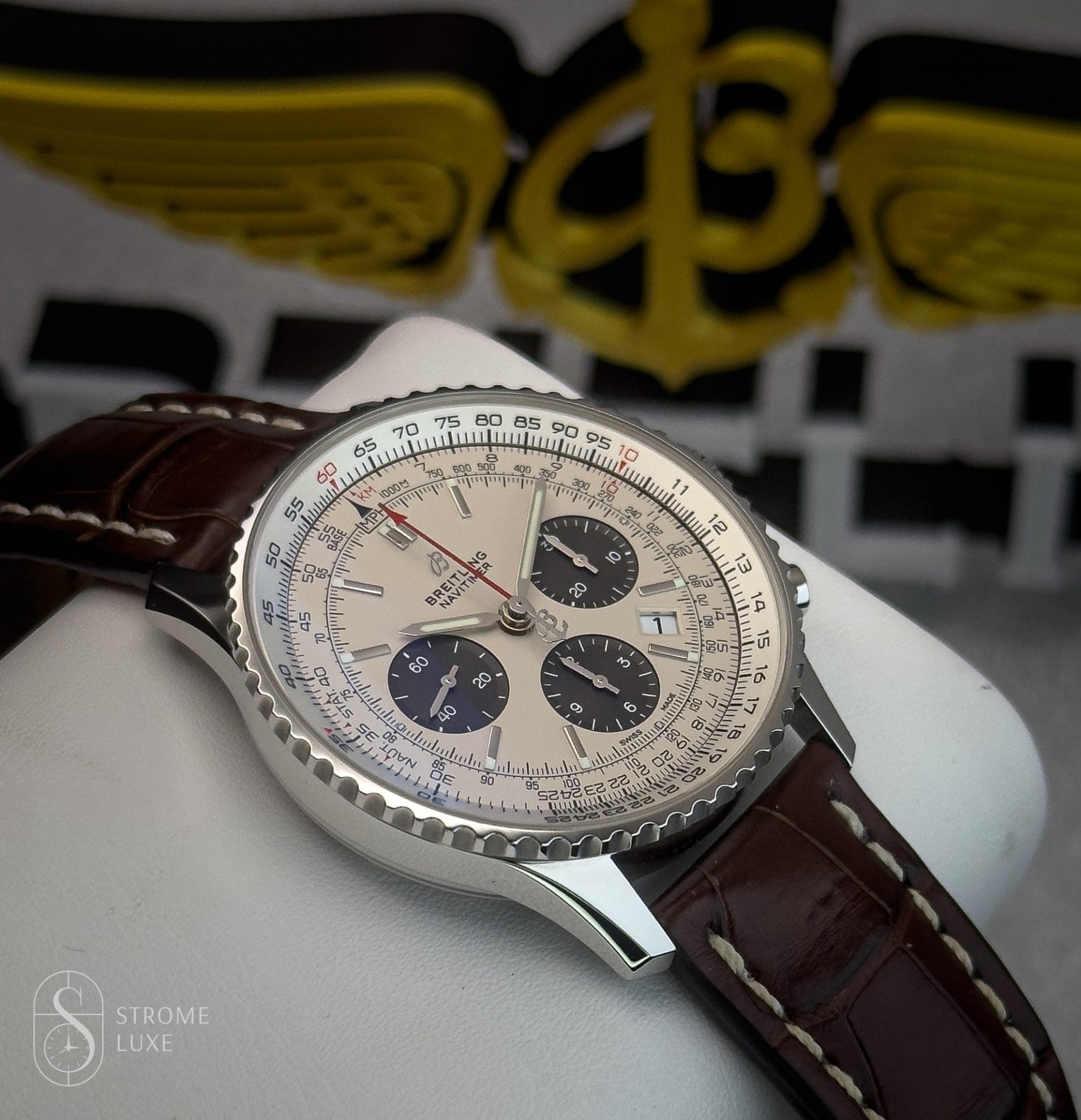 Breitling Navitimer 43 B01 AB0121211G1P1 Panda Dial on Brown Leather bracelet Full Set w/ Warranty! - Image 9