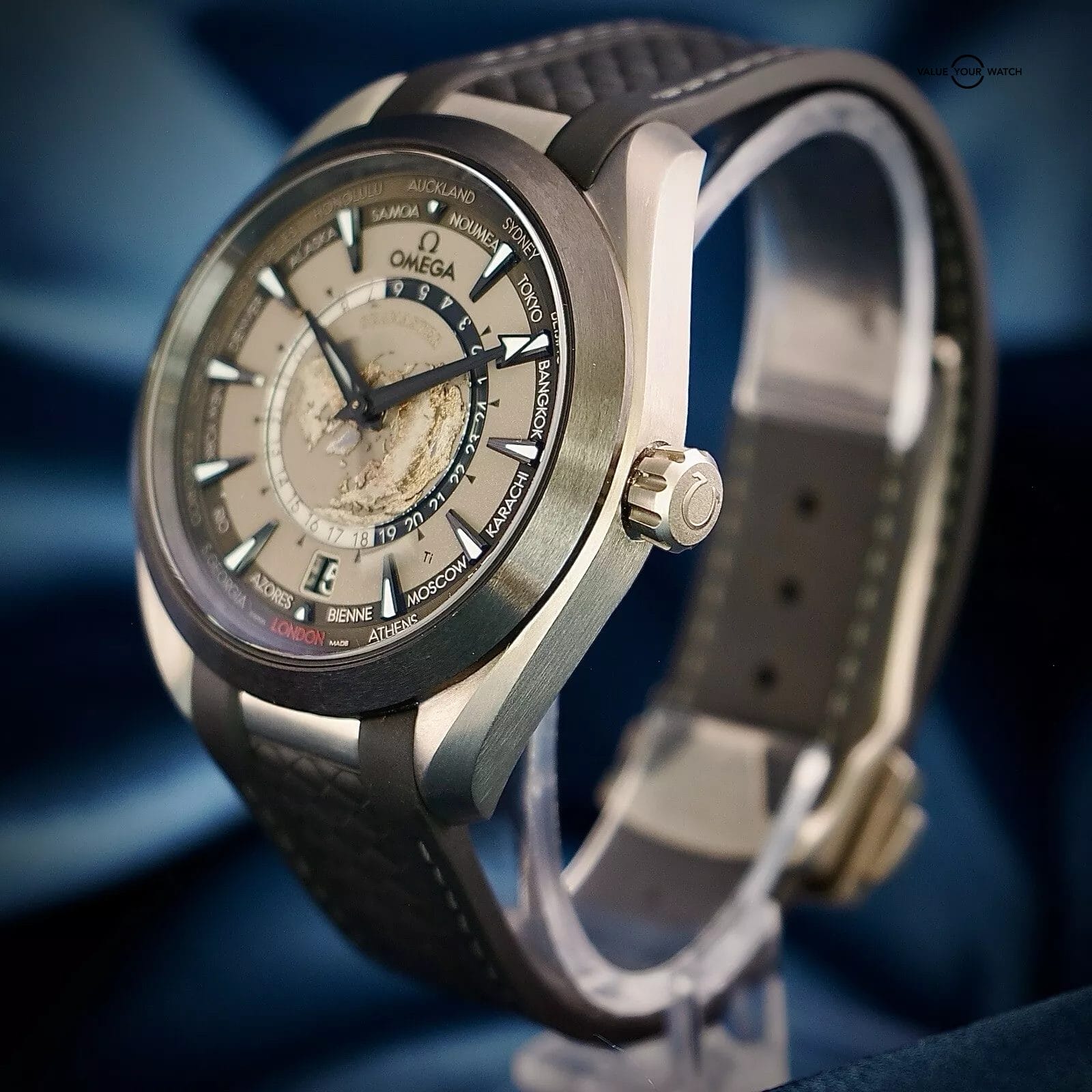 2024 Omega Seamaster Aqua Terra Worldtimer TITANIUM 43mm, 220.92.43.22.99.001 - Image 5