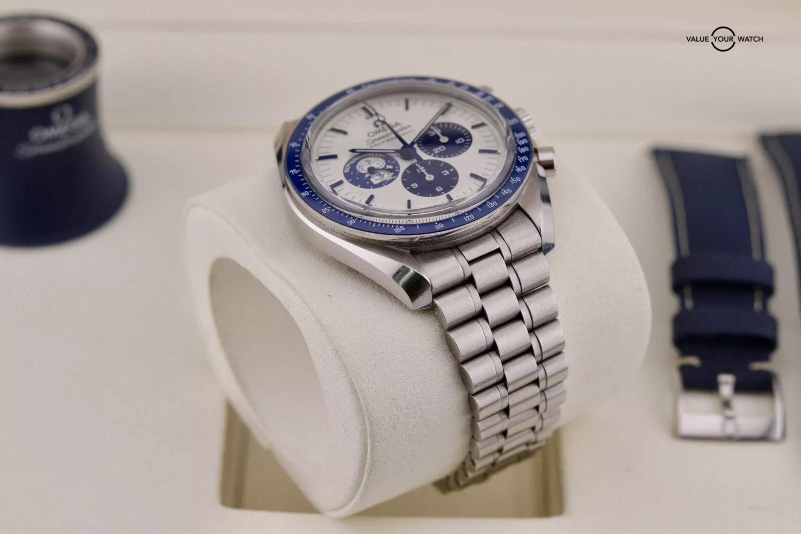 2023 Omega Speedmaster “SNOOPY” 50th Anniversary 310.32.42.50.02.001 BOXES/CARDS - Image 5