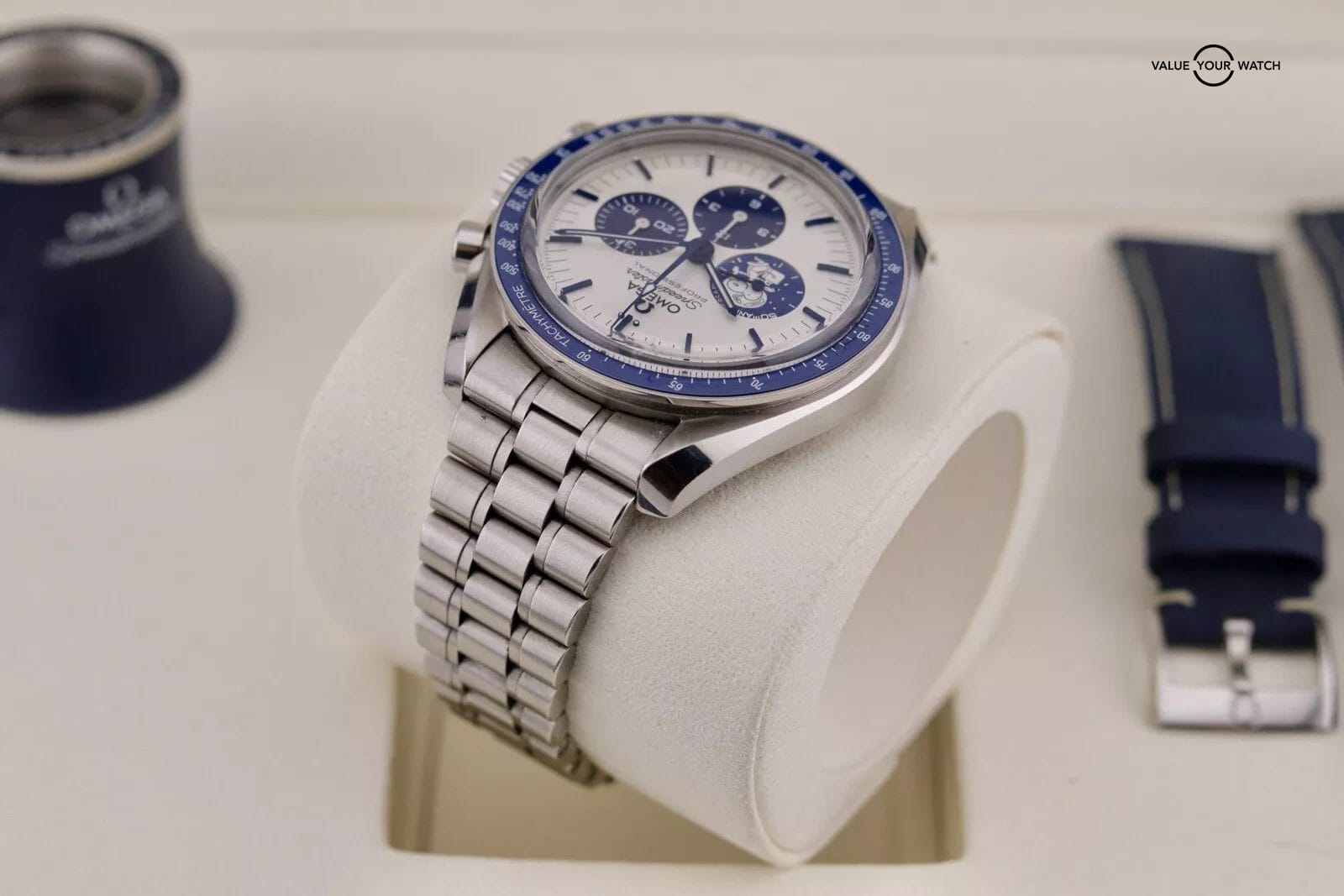 2023 Omega Speedmaster “SNOOPY” 50th Anniversary 310.32.42.50.02.001 BOXES/CARDS - Image 6