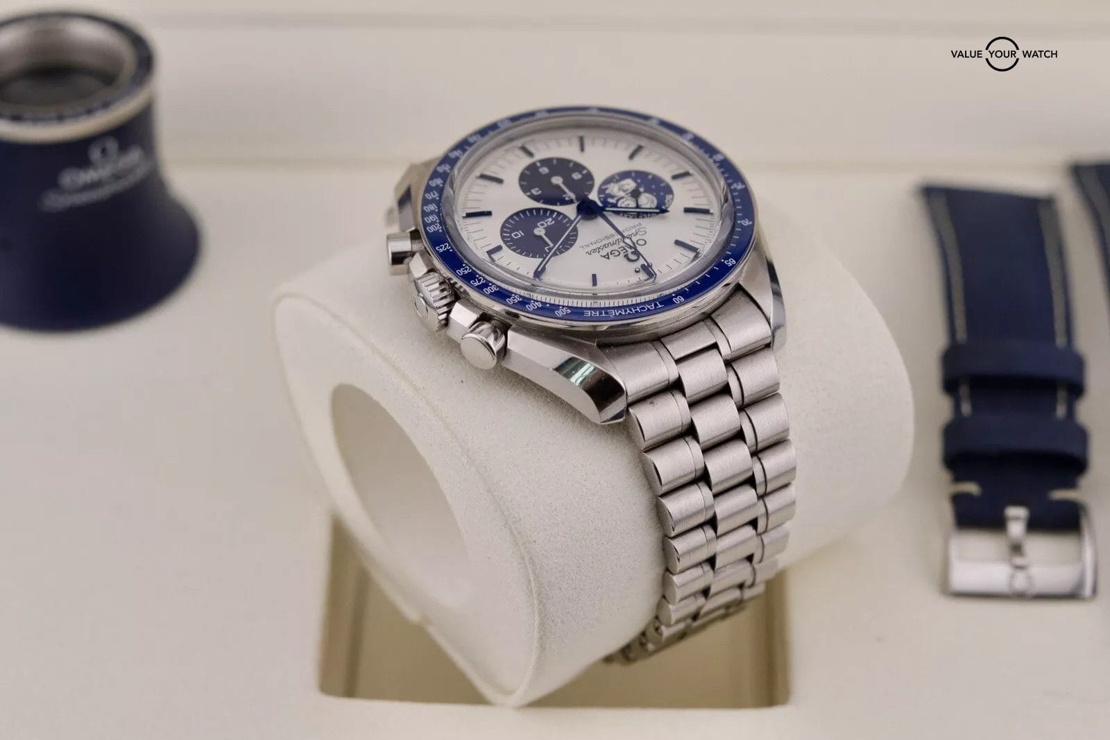 2023 Omega Speedmaster “SNOOPY” 50th Anniversary 310.32.42.50.02.001 BOXES/CARDS - Image 7