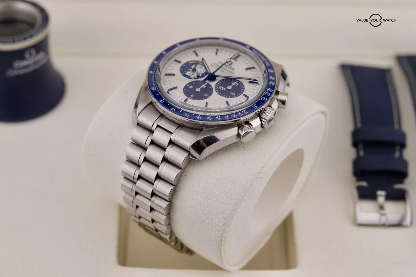 2023 Omega Speedmaster “SNOOPY” 50th Anniversary 310.32.42.50.02.001 BOXES/CARDS - Image 8