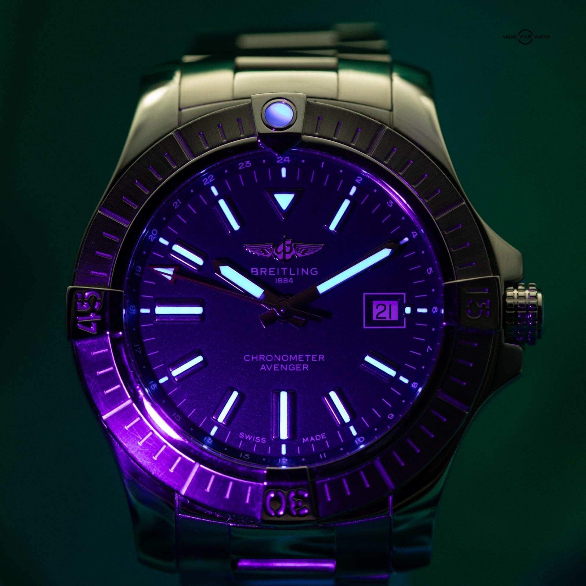 BREITLING AVENGER YEAR: 2022 FULL BOX AND PAPERS - Image 3