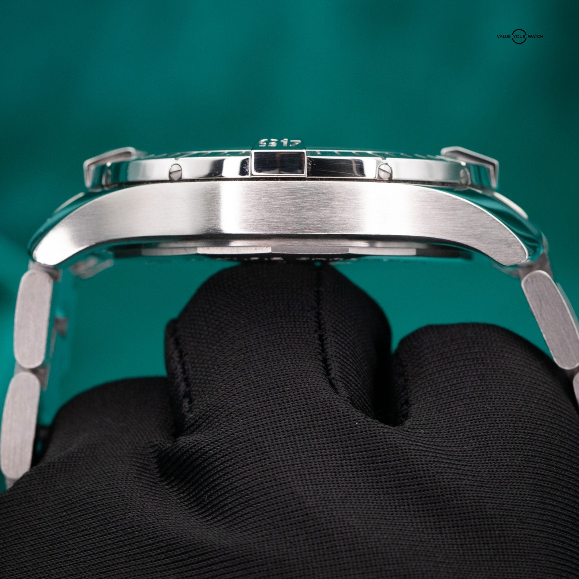 BREITLING AVENGER YEAR: 2022 FULL BOX AND PAPERS - Image 9