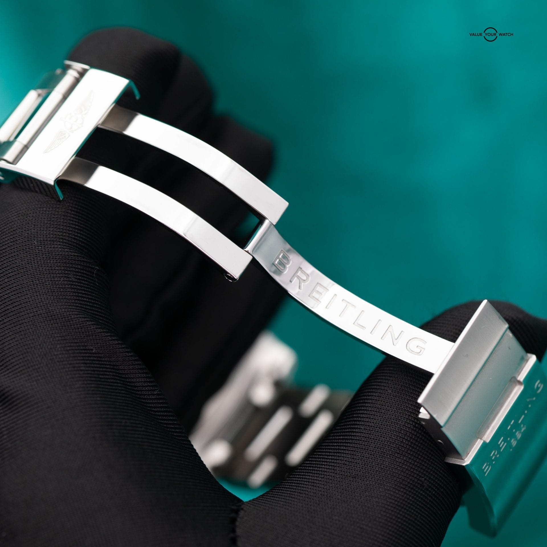 BREITLING AVENGER YEAR: 2022 FULL BOX AND PAPERS - Image 5