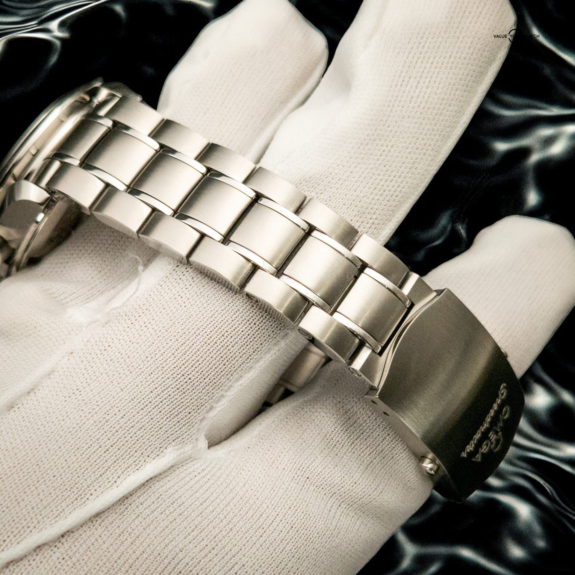 OMEGA Speedmaster Racing - 2021 - 326.30.40.50.01.001 - Image 12