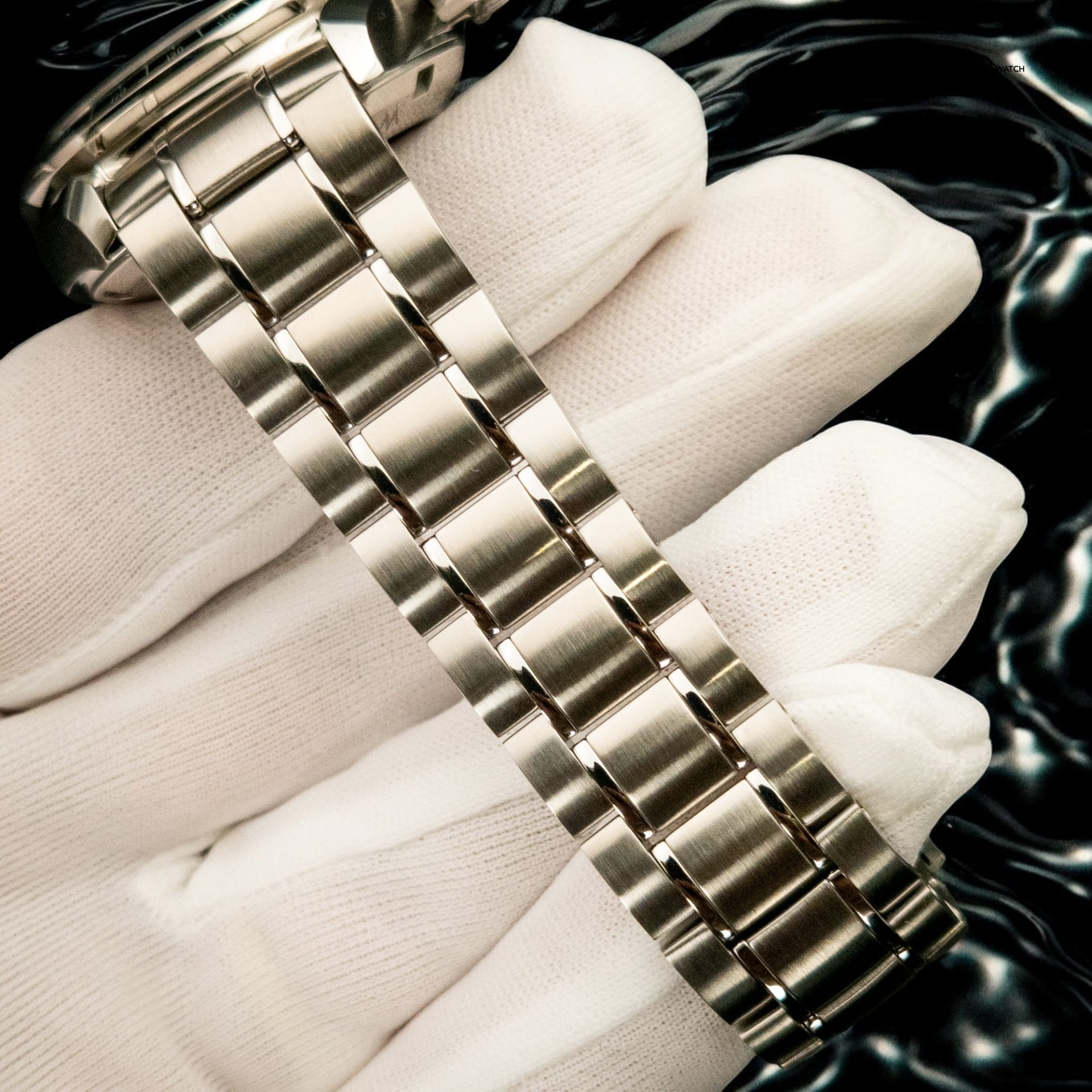 OMEGA Speedmaster Racing - 2021 - 326.30.40.50.01.001 - Image 13