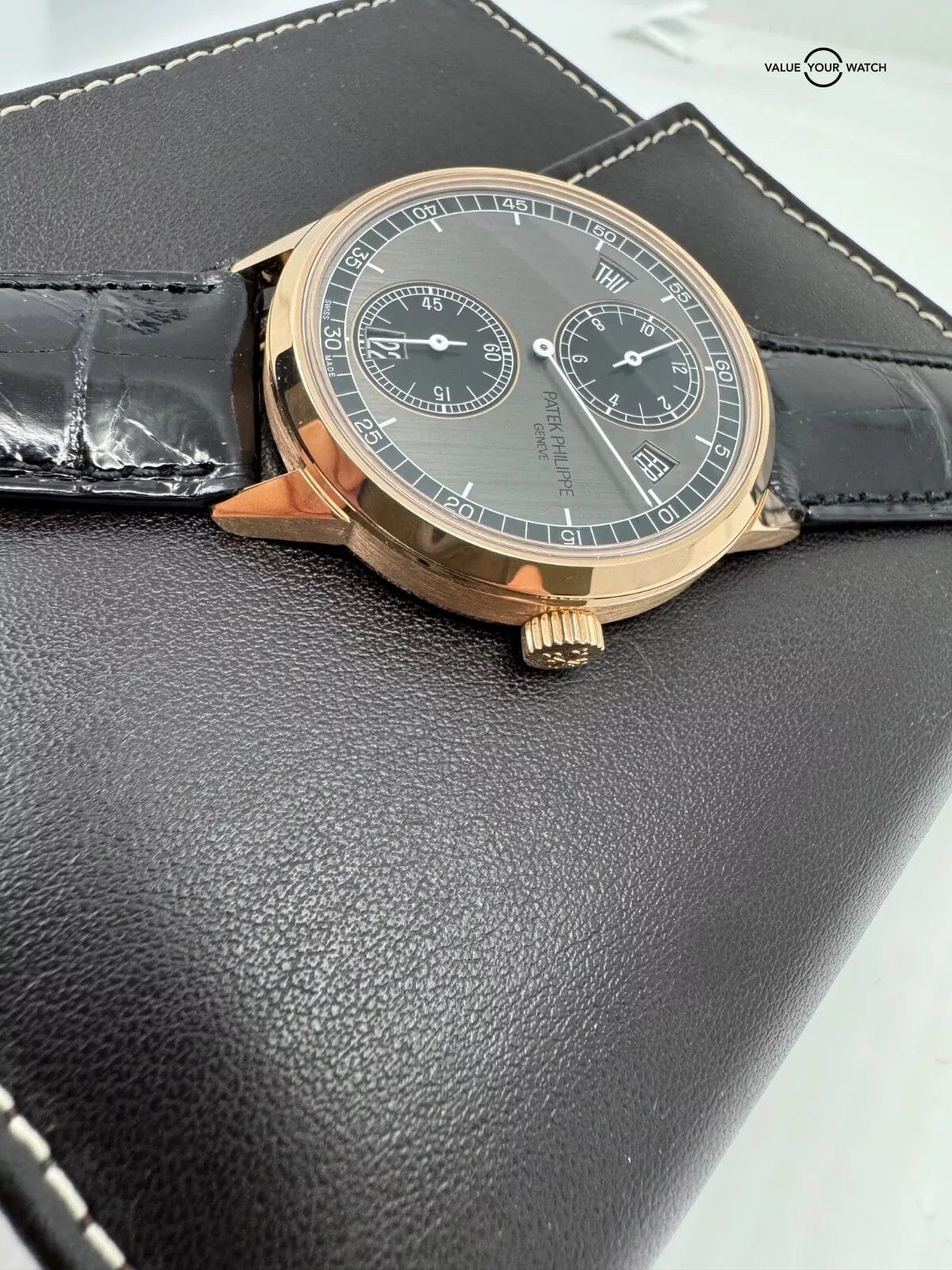 MINT Patek Philippe Complications Annual Cal. Regulator Rose Gold 5235/50R-001 - Image 3