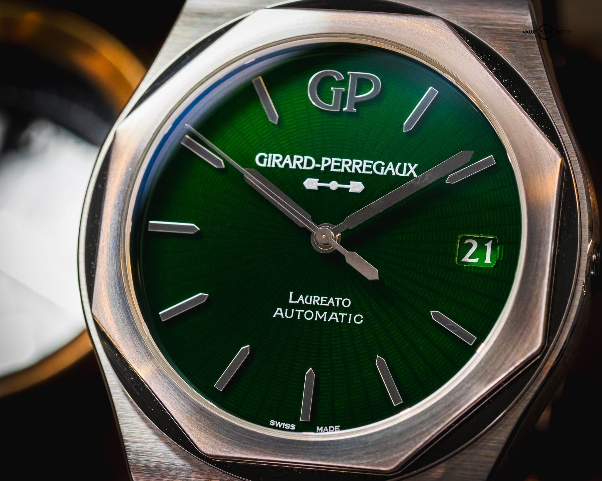 Girard Perregaux Laureato Eternity Edition – BOX & PAPERS – 81010-11-433-11A - Image 11