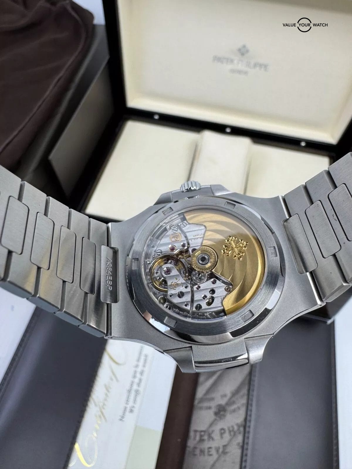 Patek Philippe 2017 MINT COMPLETE Blue Dial Steel 40mm Nautilus Full Links - Image 2