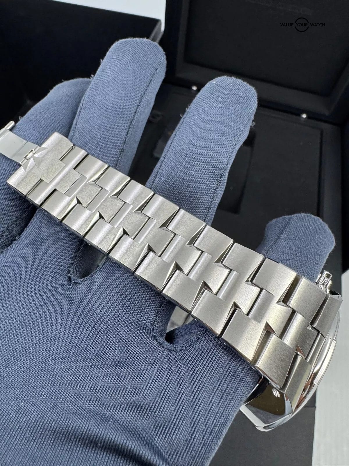 2023 MINT Complete Set Panda Dial Overseas Chronograph Panda Vacheron Constantin - Image 6