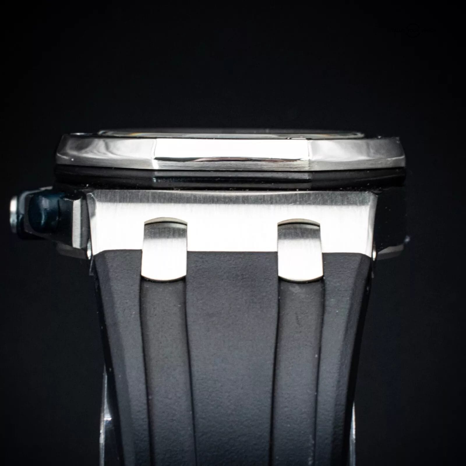 Audemars Piguet Royal Oak Offshore Navy Panda 42mm, Ref. 26020ST - Image 10