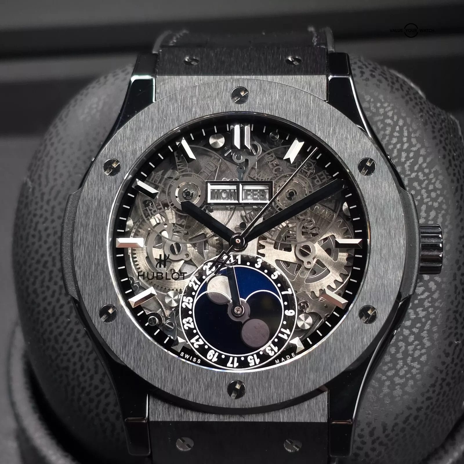 Hublot Aerofusion Moonphase, skeleton dial in black ceramic! Triple Date Classic - Image 3