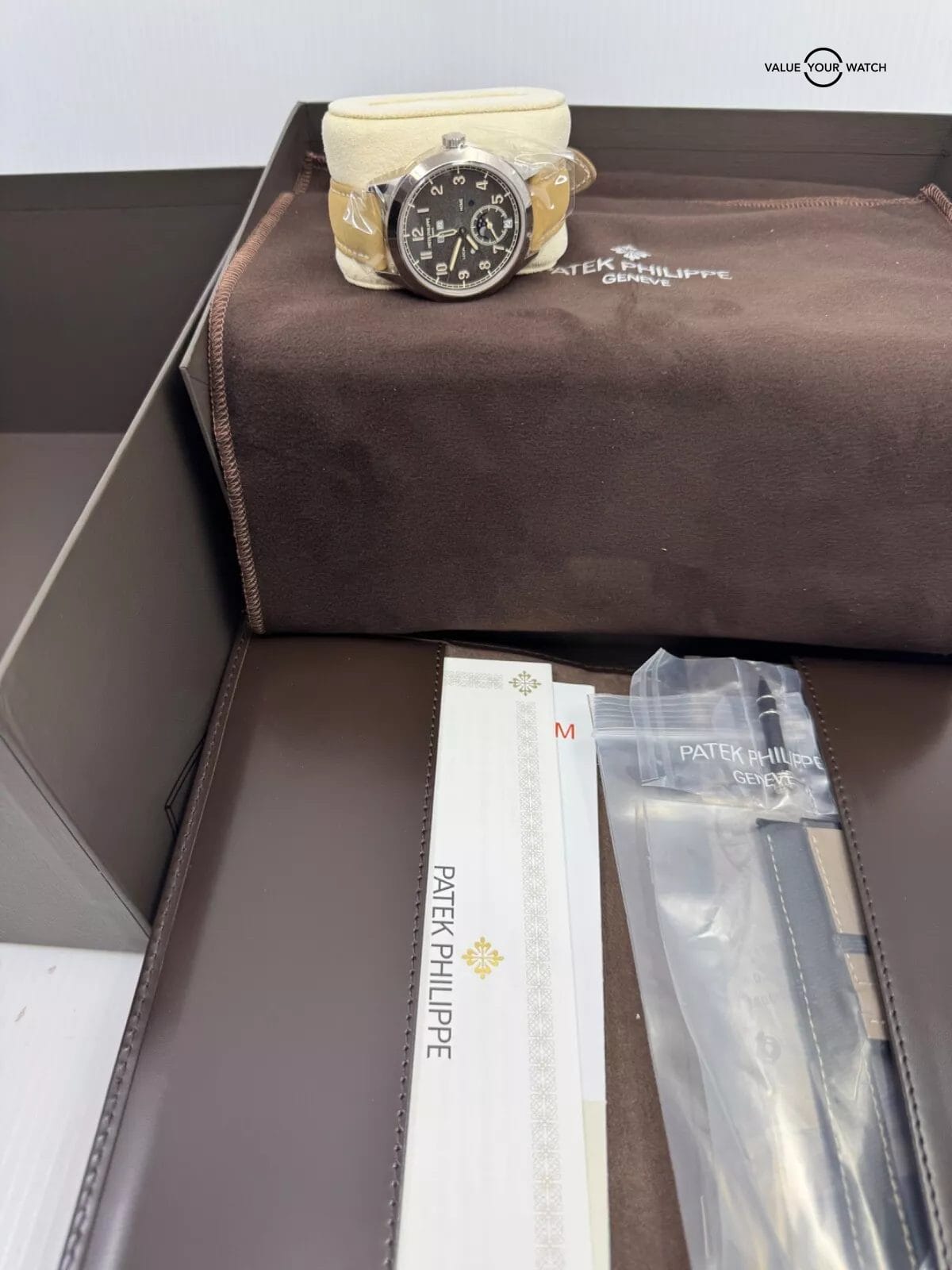 2025 Unworn Patek Philippe Complications 5326G-001 White Gold Grey Dial Complete - Image 4