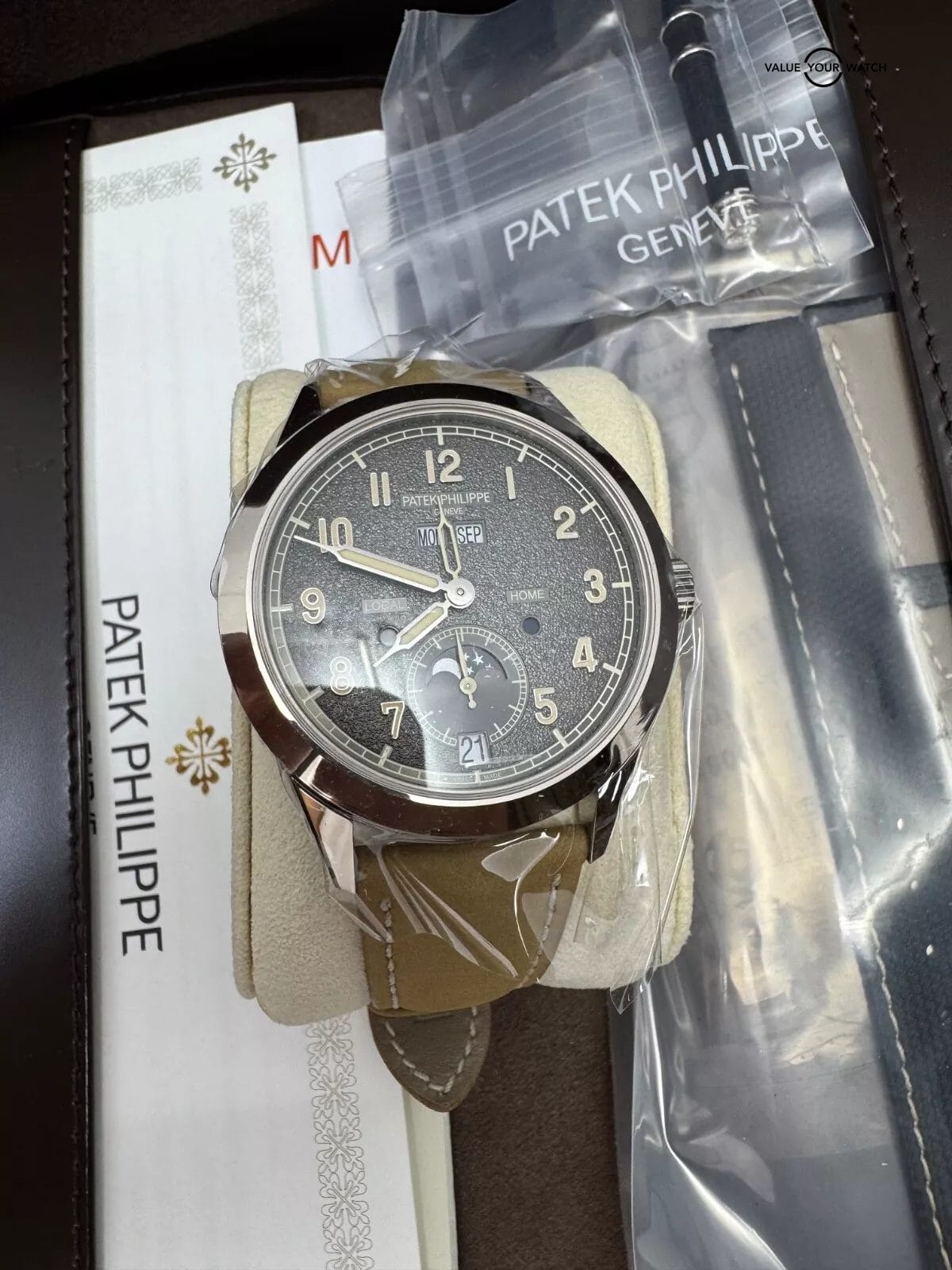 2025 Unworn Patek Philippe Complications 5326G-001 White Gold Grey Dial Complete