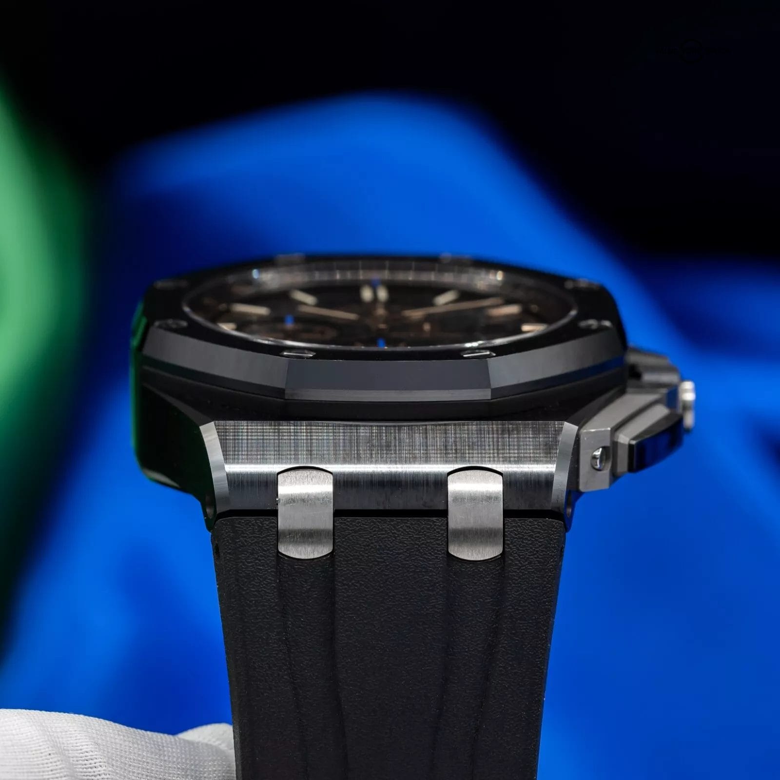 Audemars Piguet Royal Oak Offshore "Gold Hands" Men's Ceramic Watch - 26405CE - Image 7