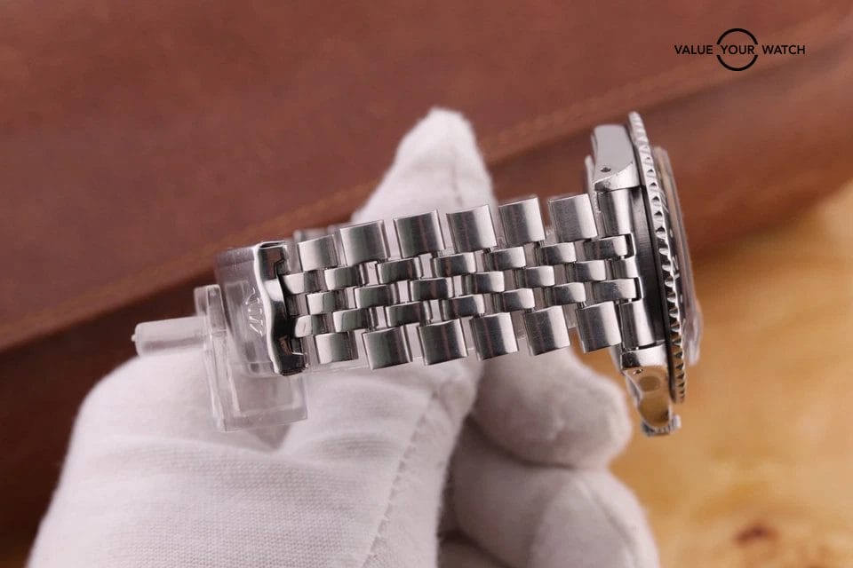 1969 Rolex GMT Master 1675 | Long E Singer Dial | 1.9mil Serial | Fresh Service - Image 8