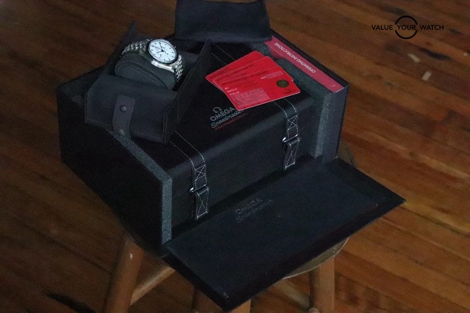 2024 Omega Speedmaster Moonwatch White 310.30.42.50.04.001 Complete Set - Image 2