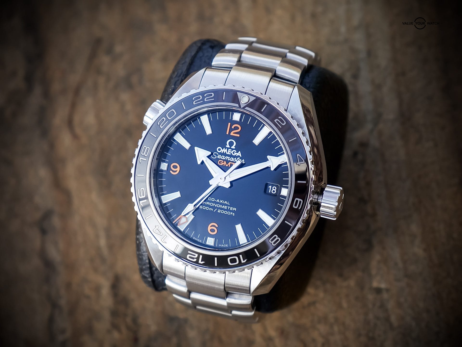 Omega Seamaster Planet Ocean GMT - Image 15