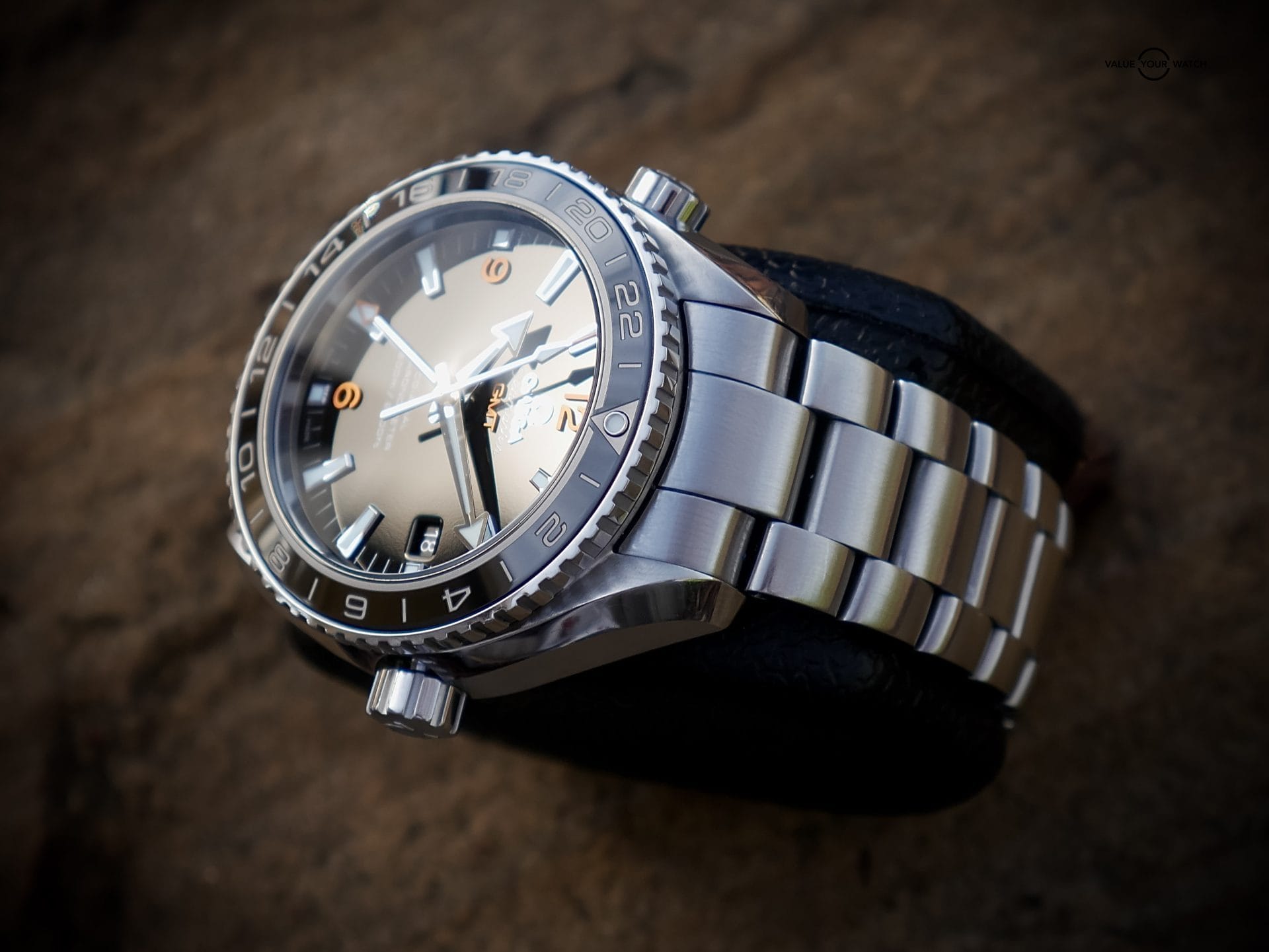 Omega Seamaster Planet Ocean GMT - Image 14