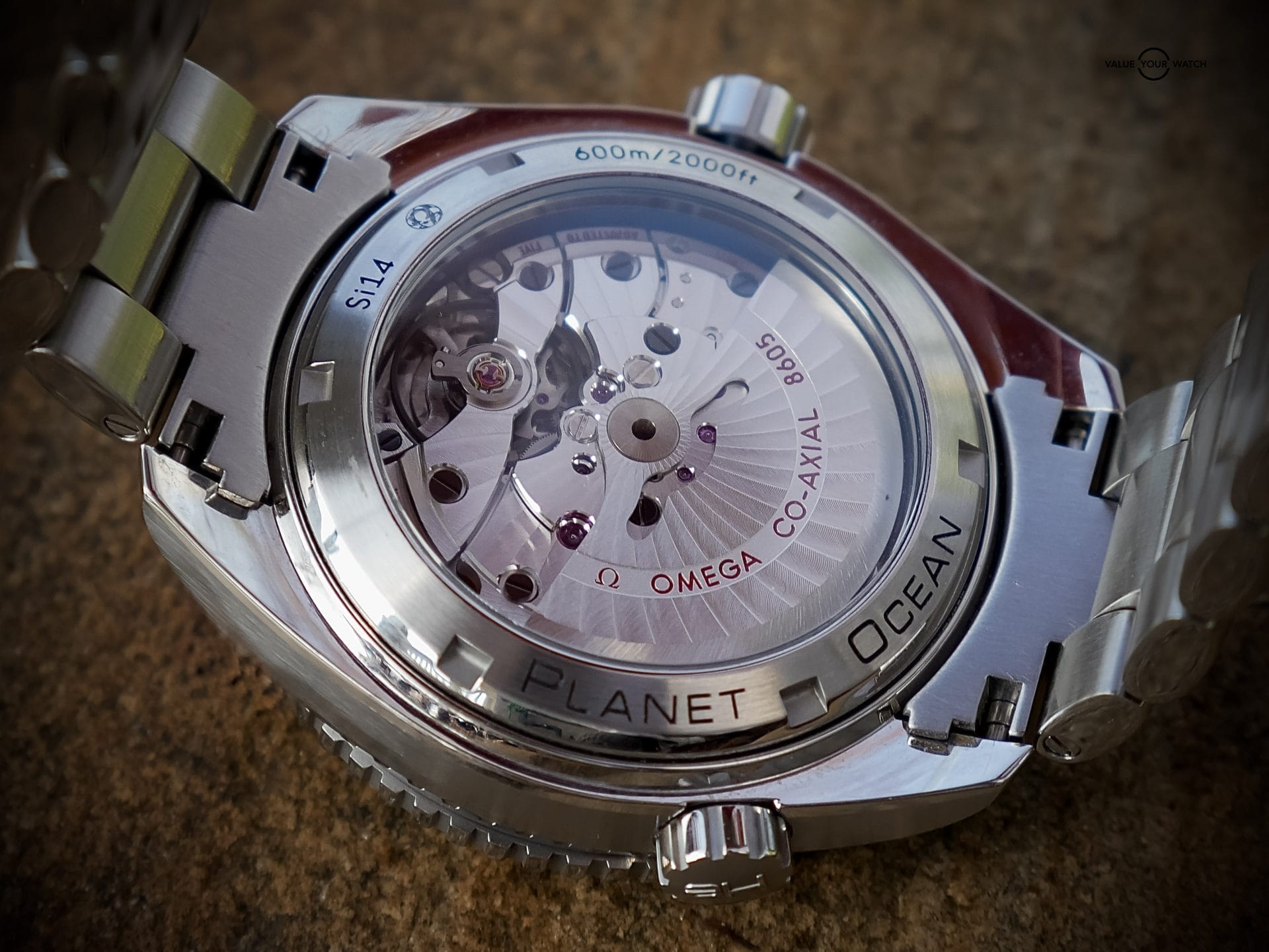 Omega Seamaster Planet Ocean GMT - Image 7