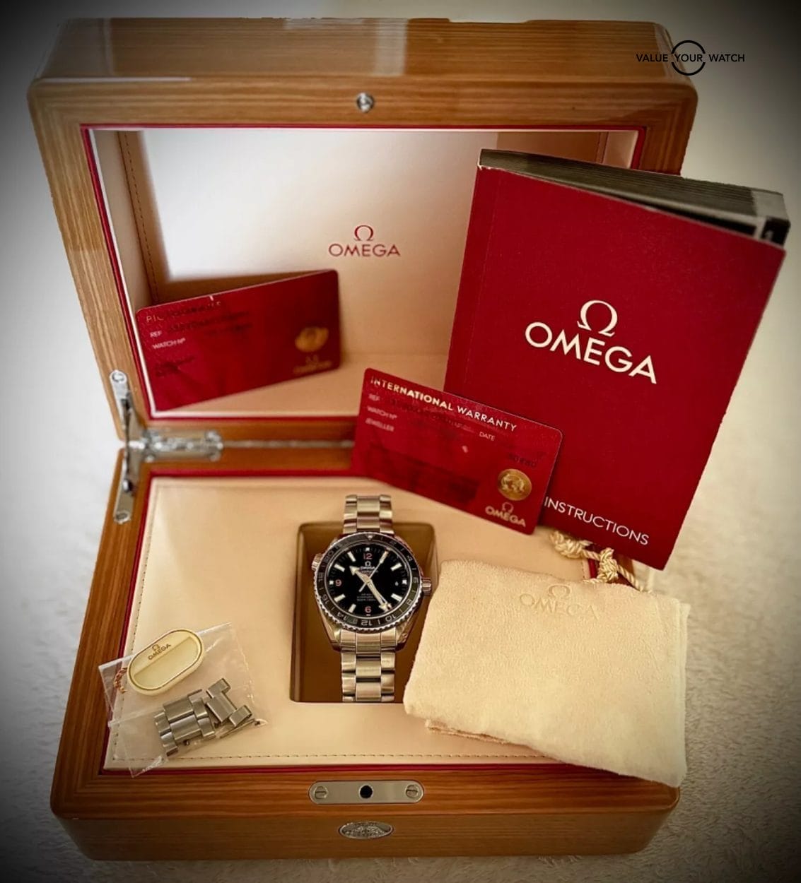 Omega Seamaster Planet Ocean GMT - Image 2