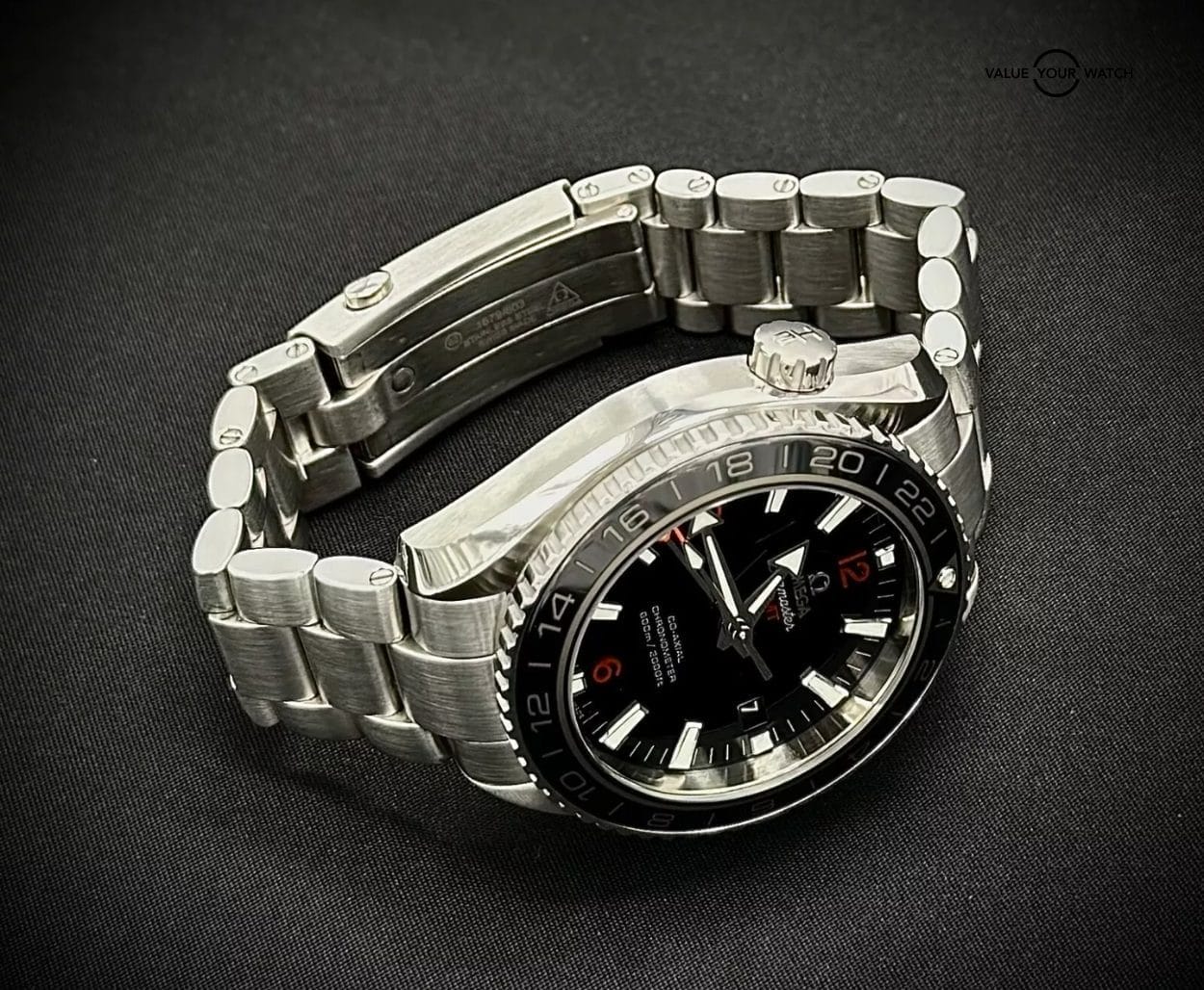 Omega Seamaster Planet Ocean GMT - Image 11