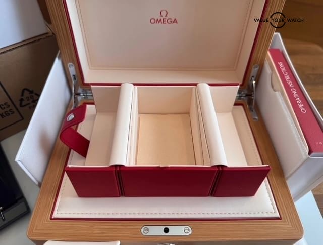 2024 Omega Seamaster Aqua Terra Worldtimer TITANIUM 43mm, 220.92.43.22.99.001 - Image 16