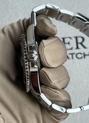 Rolex Submariner 126610LN Silver Oyster Bracelet with Black Bezel 2023 Complete - Image 4