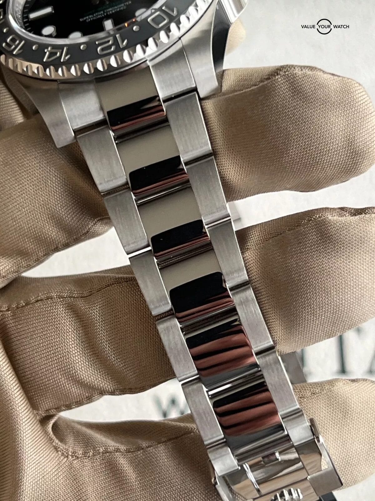 2025 Rolex GMT-Master II BRUCE WAYNE Gray and Black Bezel 126710 GRNR Complete - Image 9