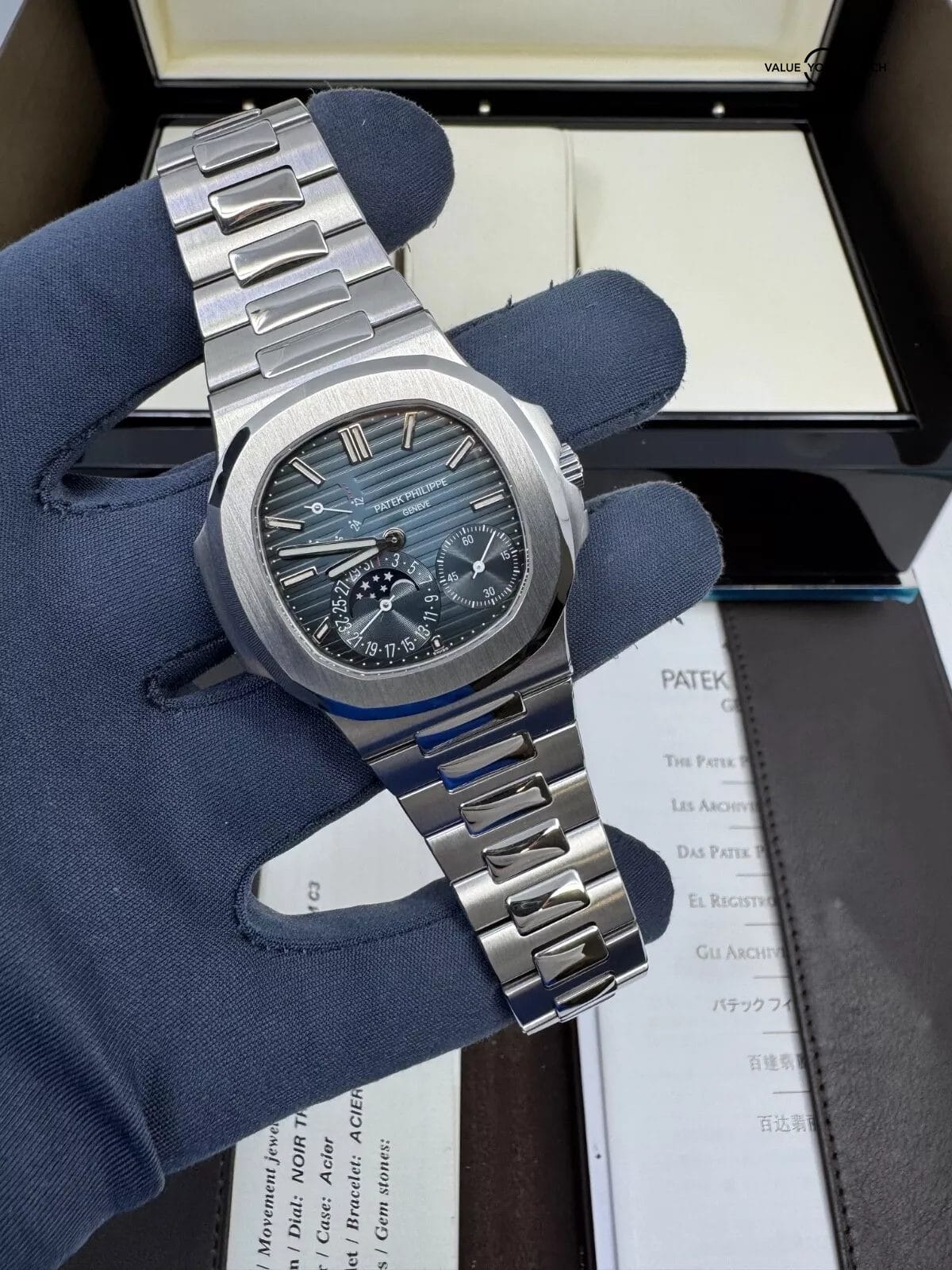 2012 MINT Box Papers Blue Dial Steel Moonphase Power Reserve Nautilus Discontinu - Image 4