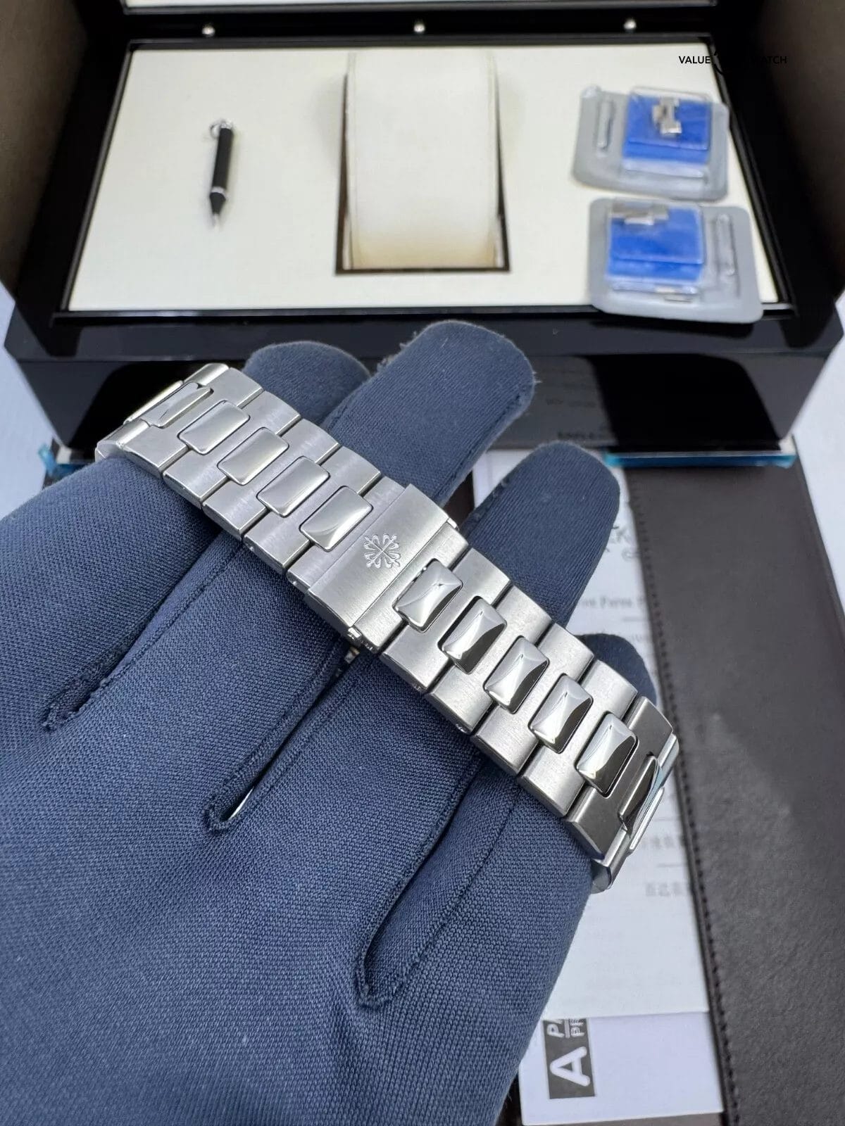 2012 MINT Box Papers Blue Dial Steel Moonphase Power Reserve Nautilus Discontinu - Image 7