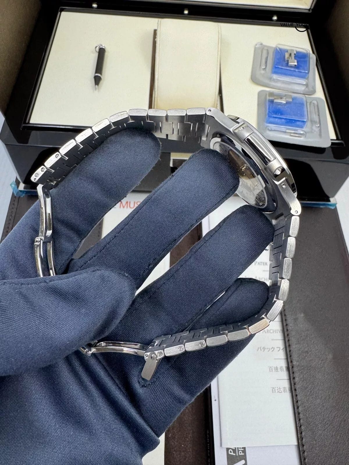 2012 MINT Box Papers Blue Dial Steel Moonphase Power Reserve Nautilus Discontinu - Image 8