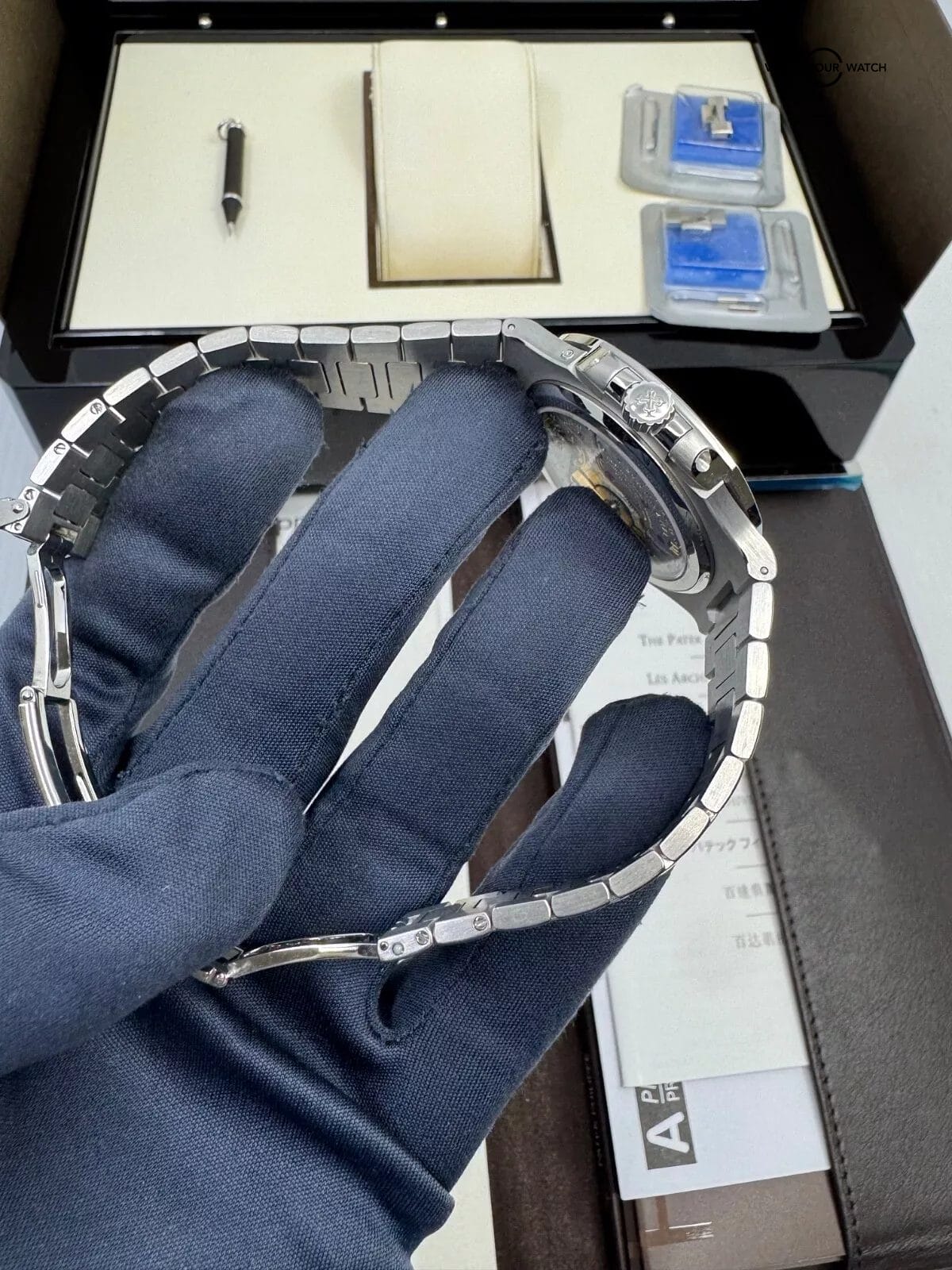 2012 MINT Box Papers Blue Dial Steel Moonphase Power Reserve Nautilus Discontinu - Image 9