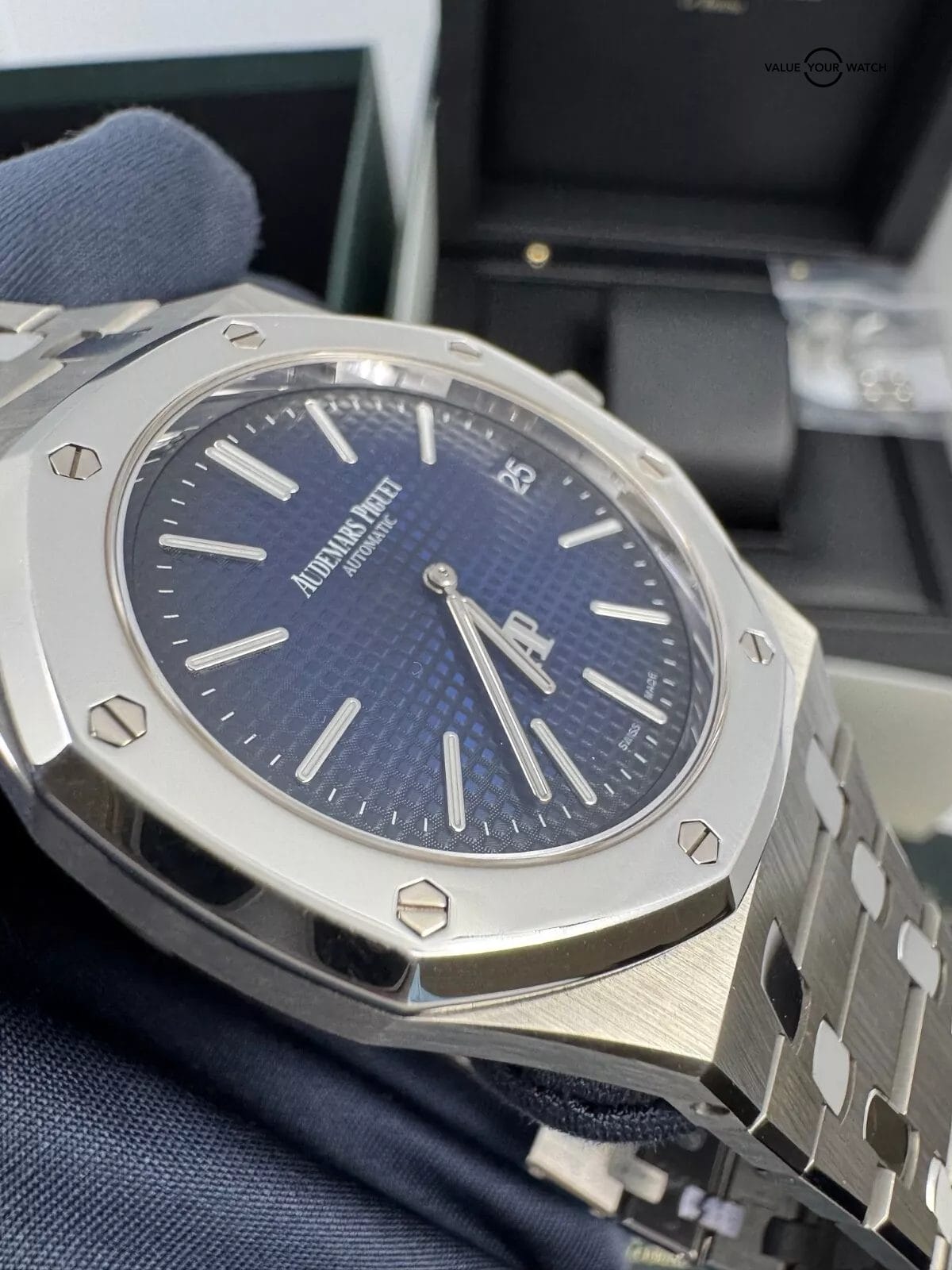 2018 Dynamic Black Blue Reflective Fume Dial Platinum Titanium LTD 250 Pieces - Image 3