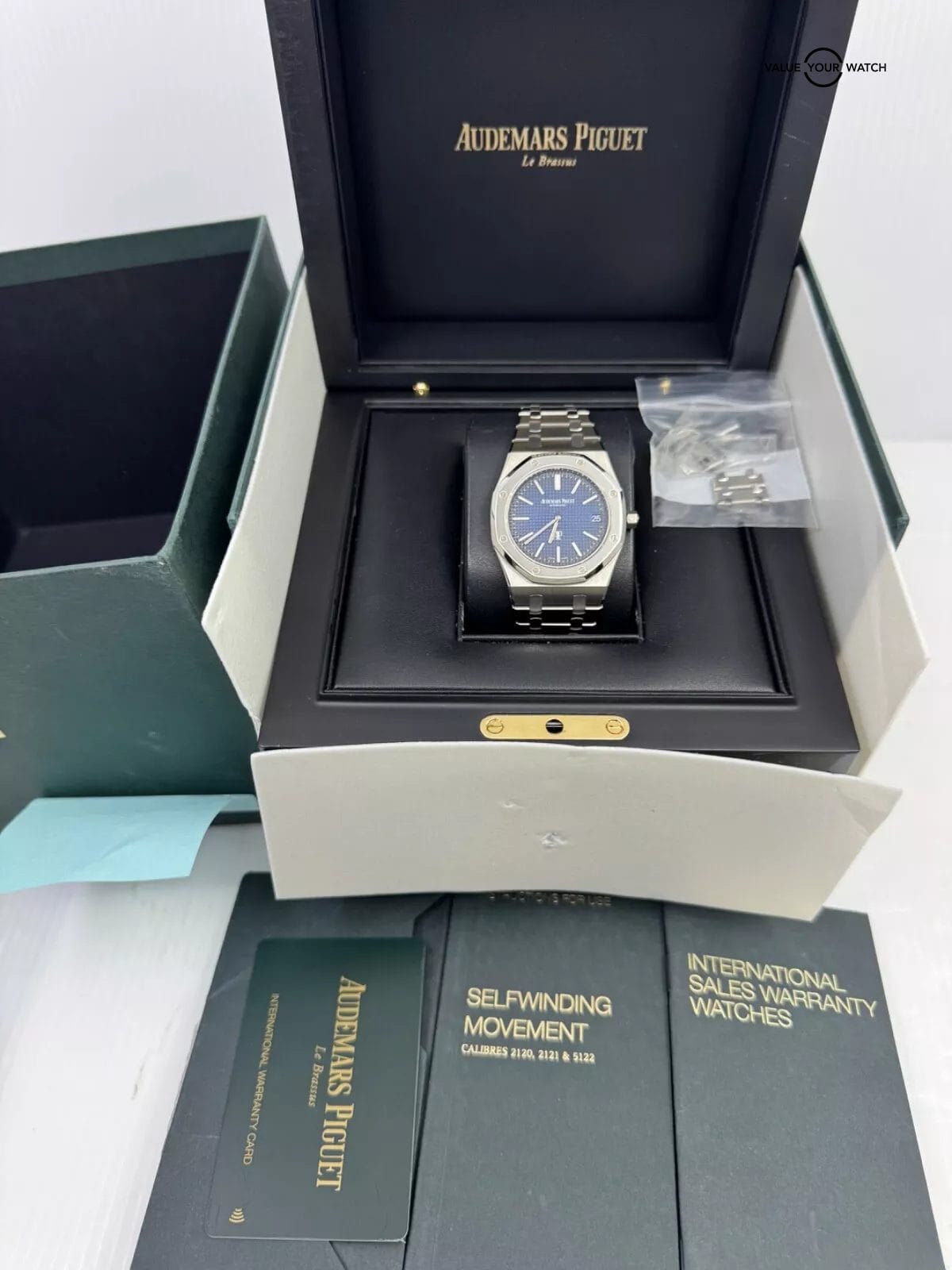 2018 Dynamic Black Blue Reflective Fume Dial Platinum Titanium LTD 250 Pieces - Image 5