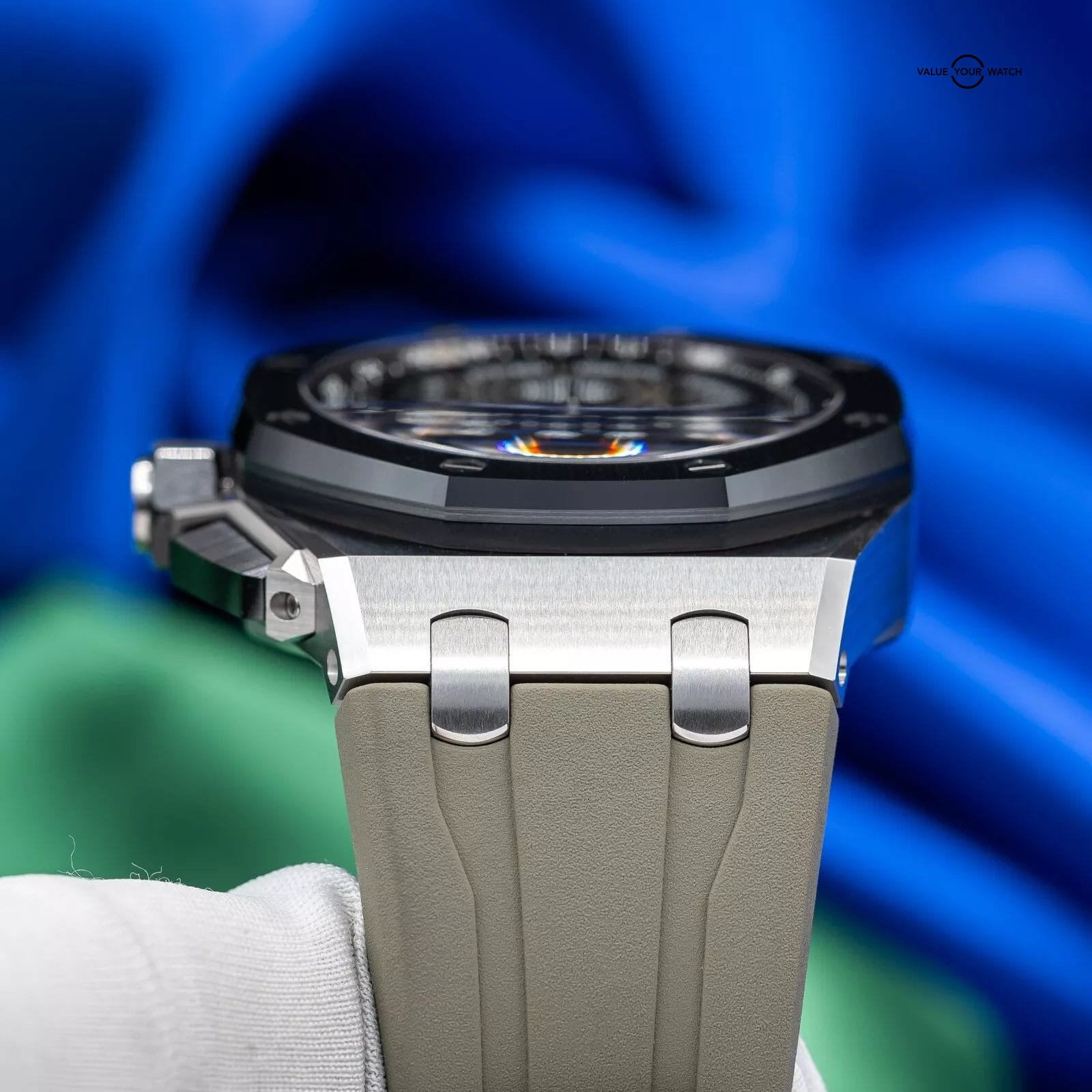 Audemars Piguet Royal Oak Offshore Chrono Smoked/Taupe Dial 26420SO.OO.A600CA.01 - Image 9