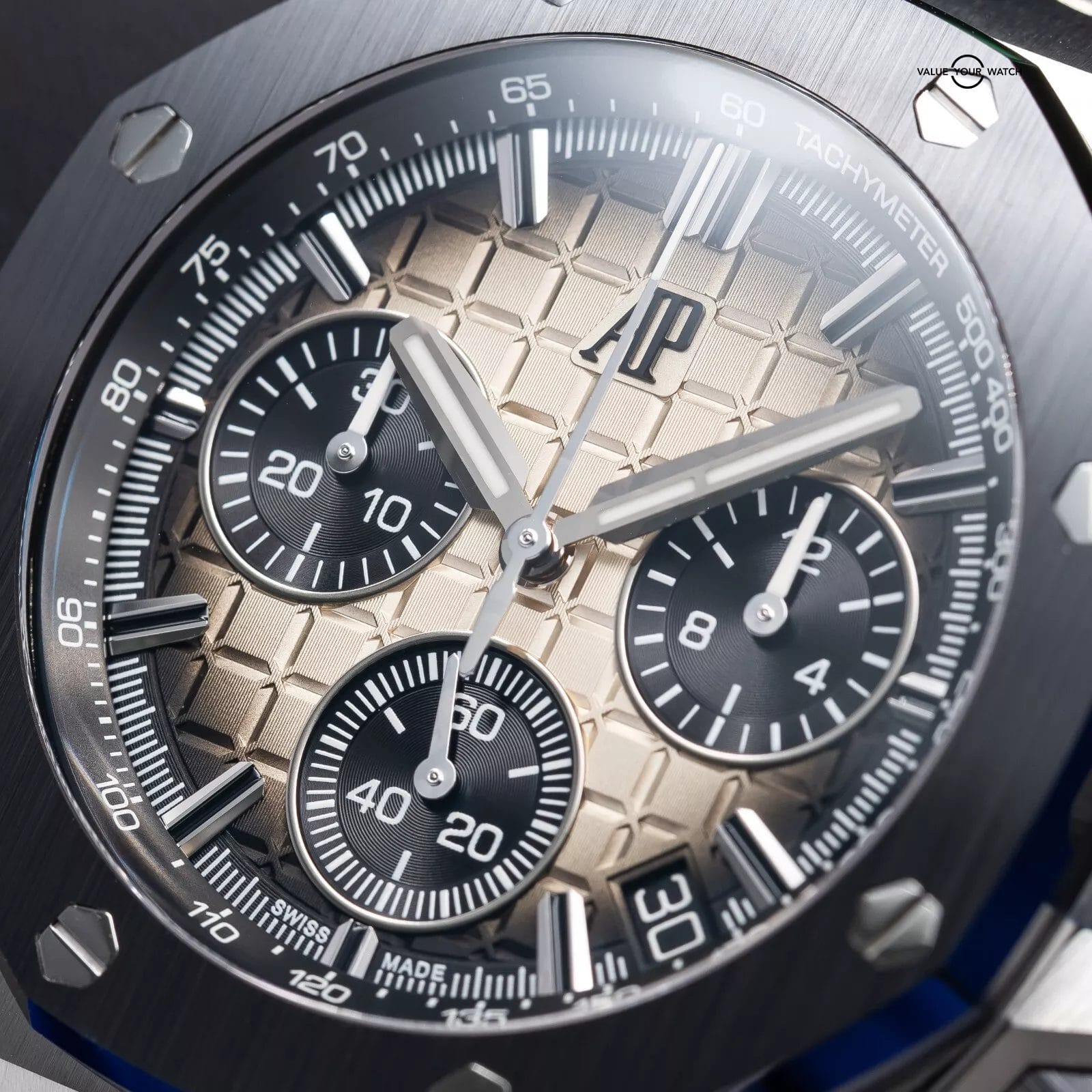 Audemars Piguet Royal Oak Offshore Chrono Smoked/Taupe Dial 26420SO.OO.A600CA.01 - Image 11