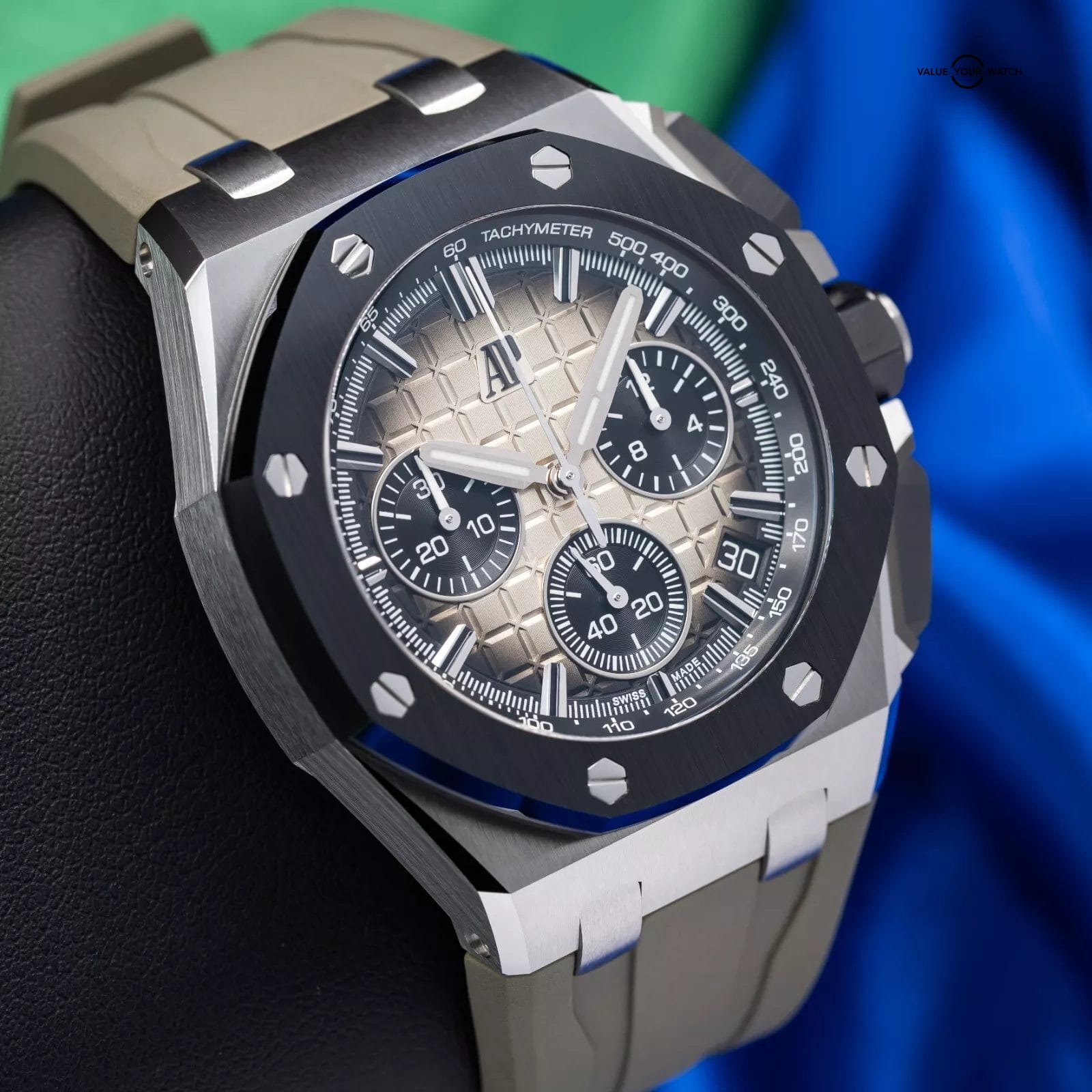Audemars Piguet Royal Oak Offshore Chrono Smoked/Taupe Dial 26420SO.OO.A600CA.01 - Image 16