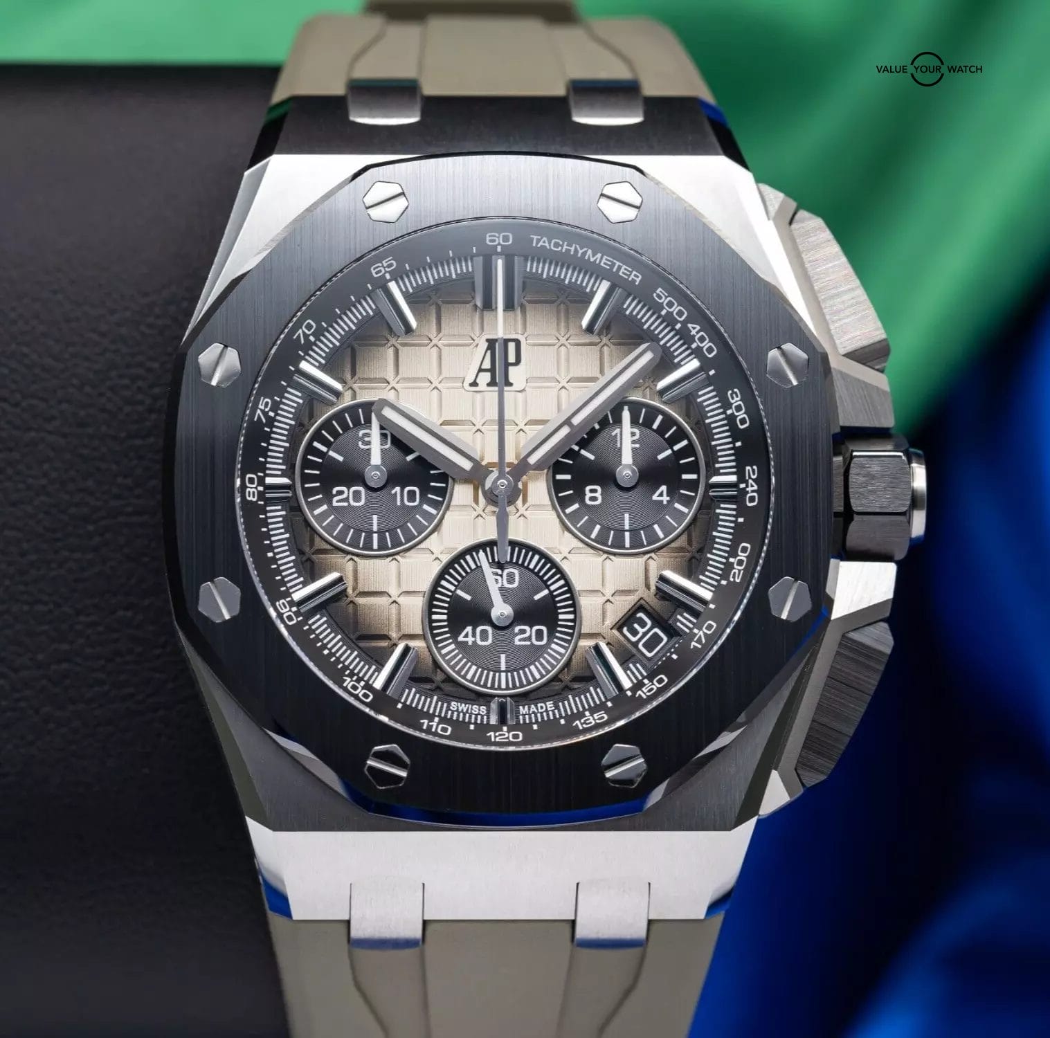 Audemars Piguet Royal Oak Offshore Chrono Smoked/Taupe Dial 26420SO.OO.A600CA.01