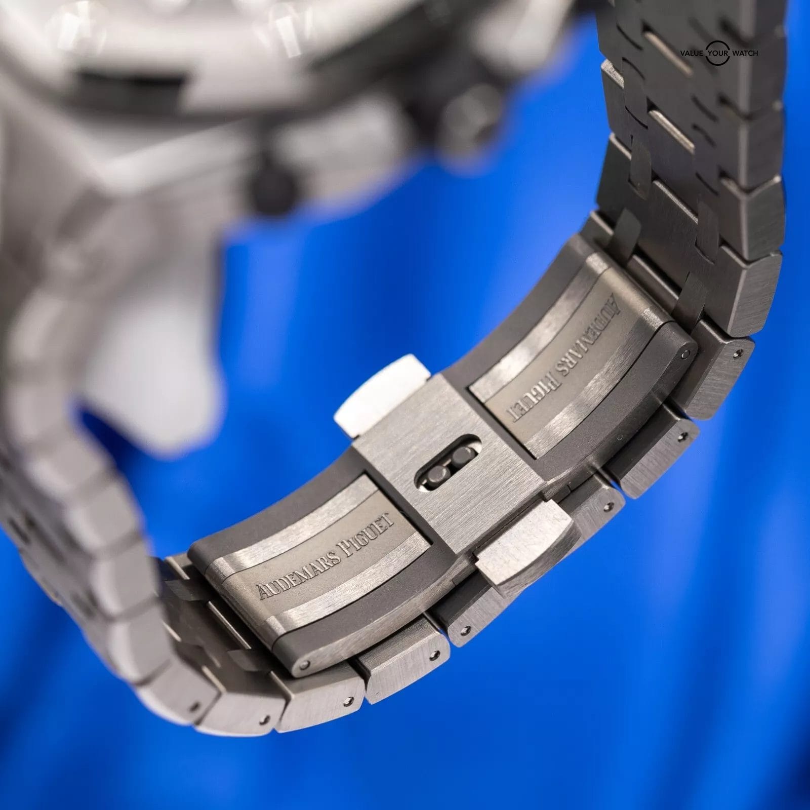 Audemars Piguet Royal Oak Offshore Grey Titanium 42mm 26238TI.OO.2000TI.0 - Image 4