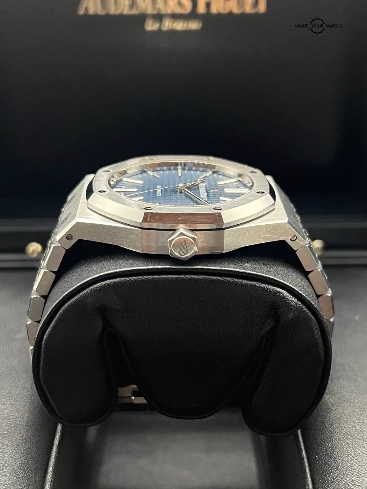 Audemars Piguet Royal Oak 15400ST - Blue Dial, Complete Set - Box & Papers - Image 9